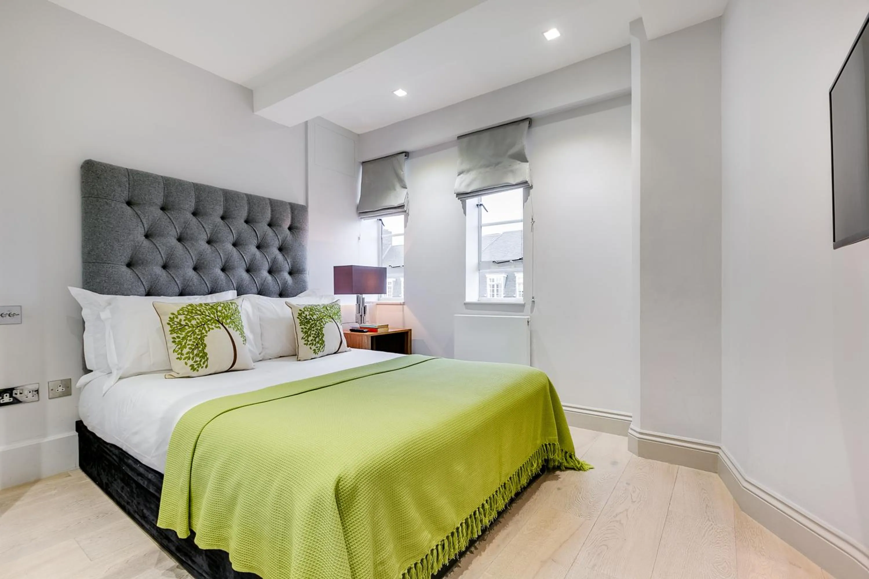 Bedroom, Bed in Nell Gwynn Chelsea Accommodation