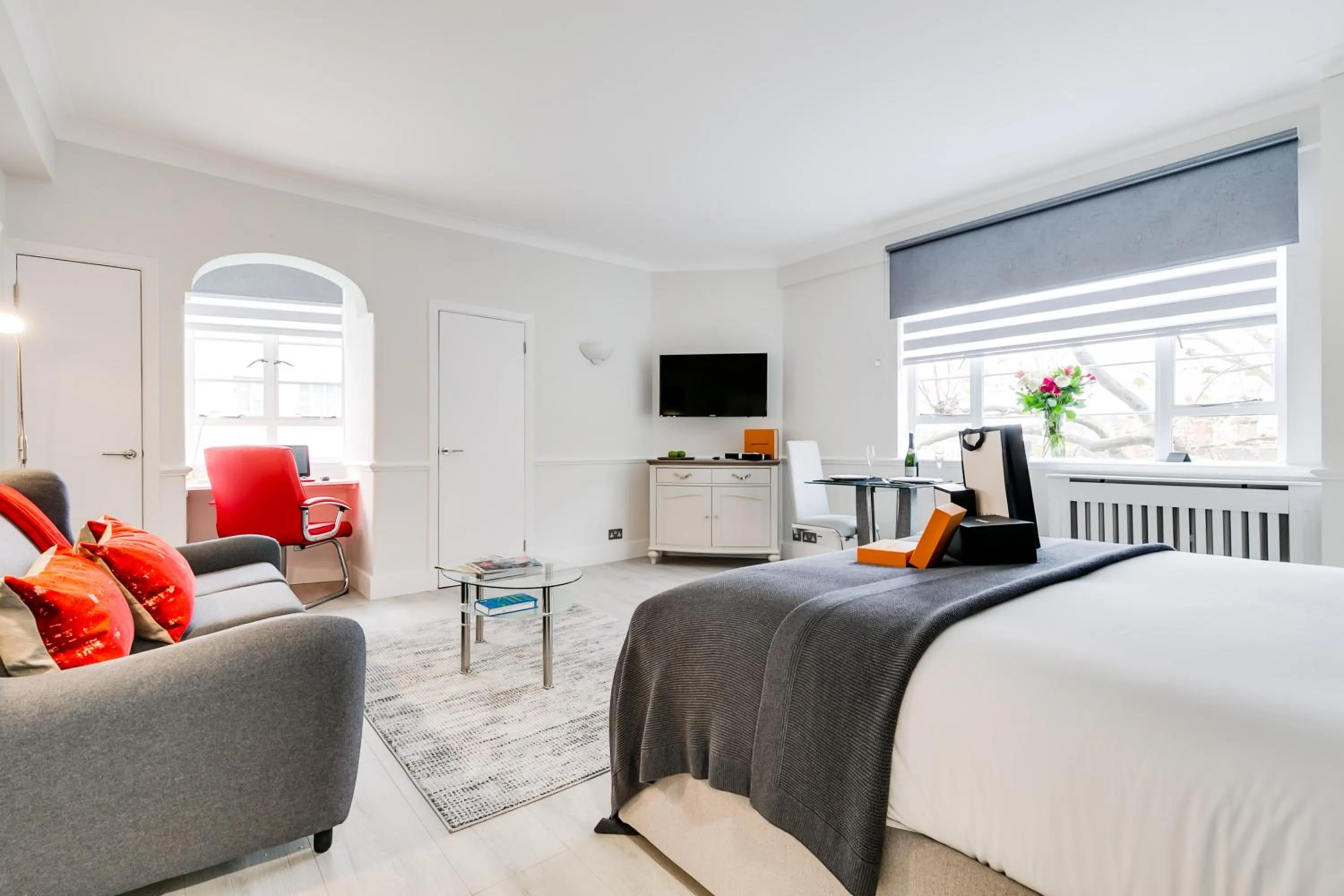 Bed in Nell Gwynn Chelsea Accommodation