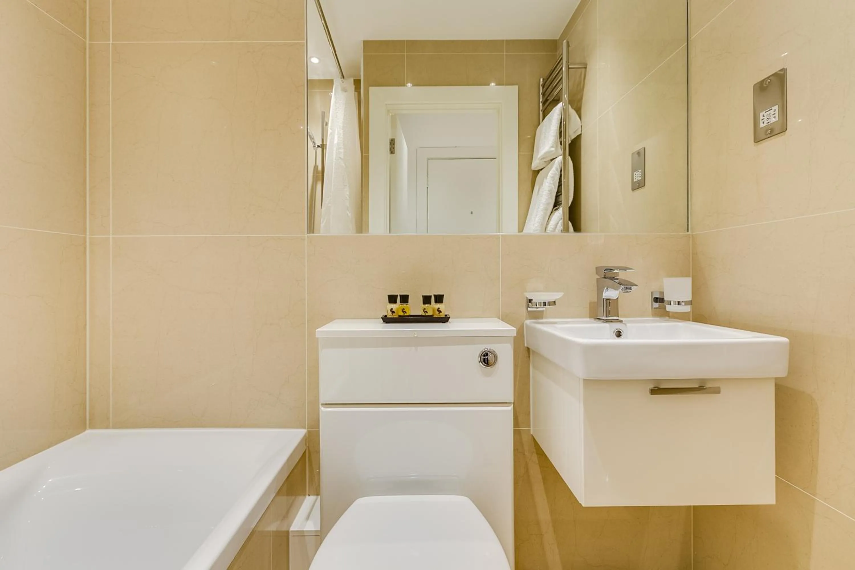 Bathroom in Nell Gwynn Chelsea Accommodation