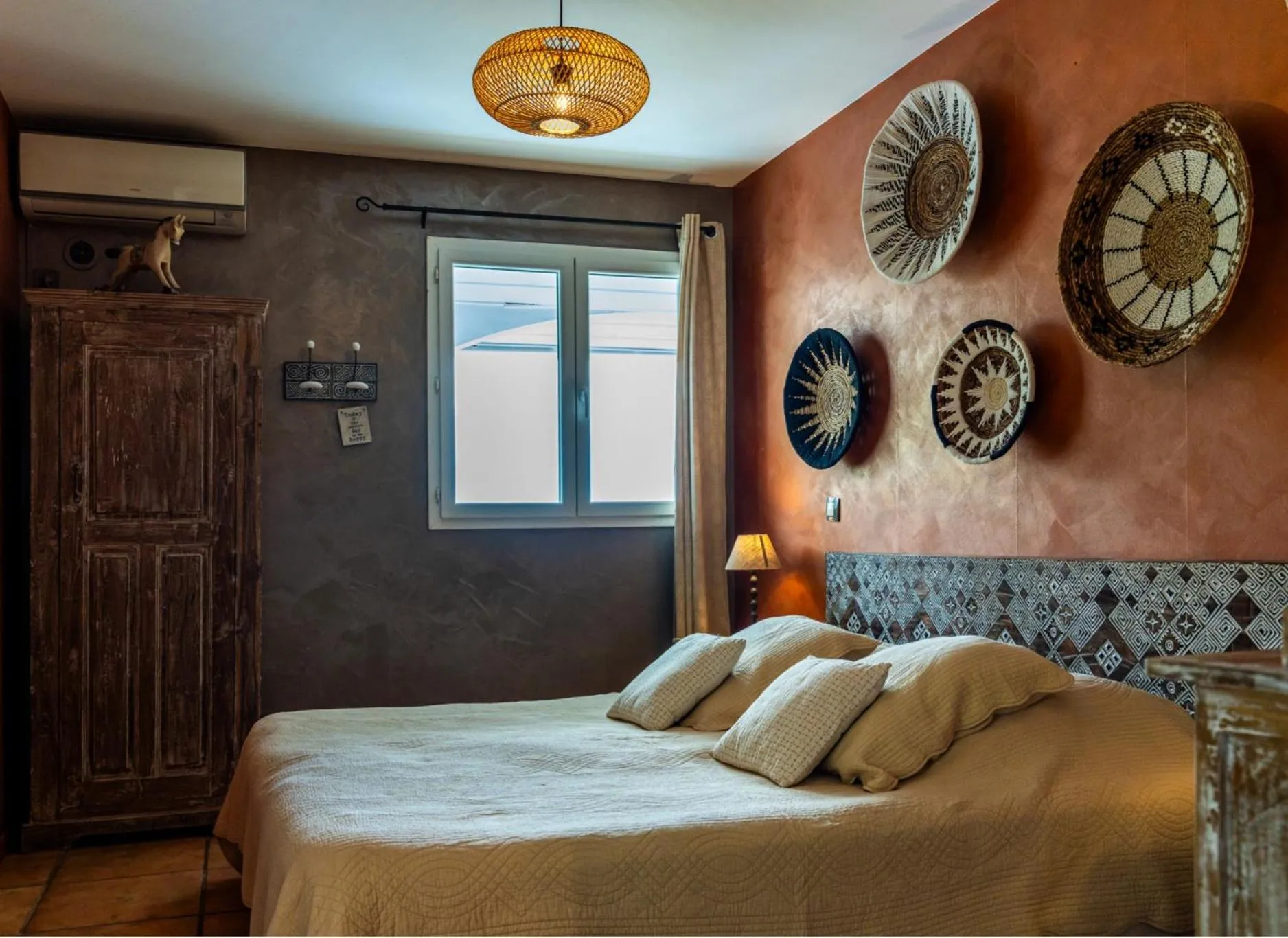 Photo of the whole room, Bed in La Plantation