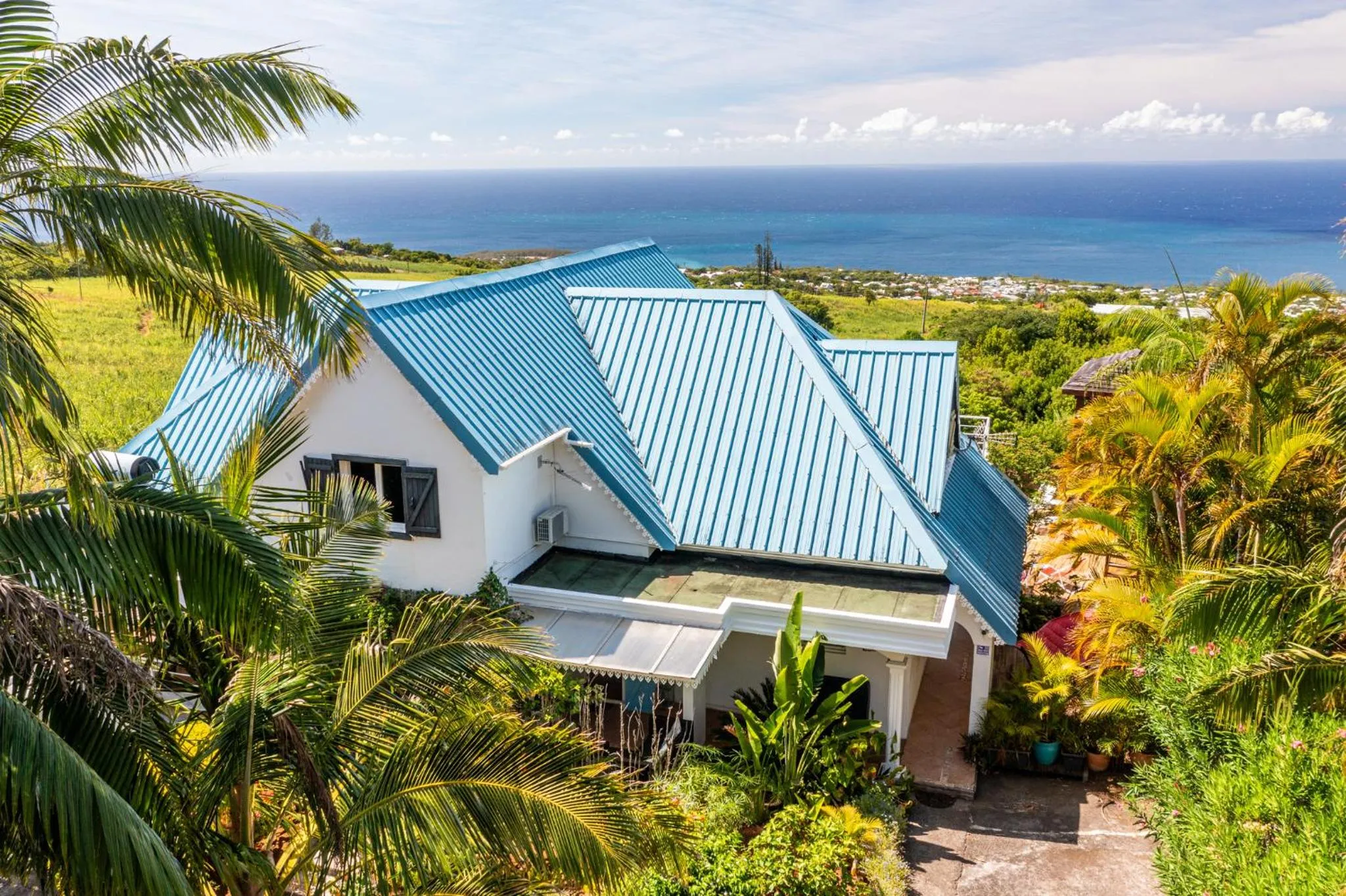 Property building in La Plantation