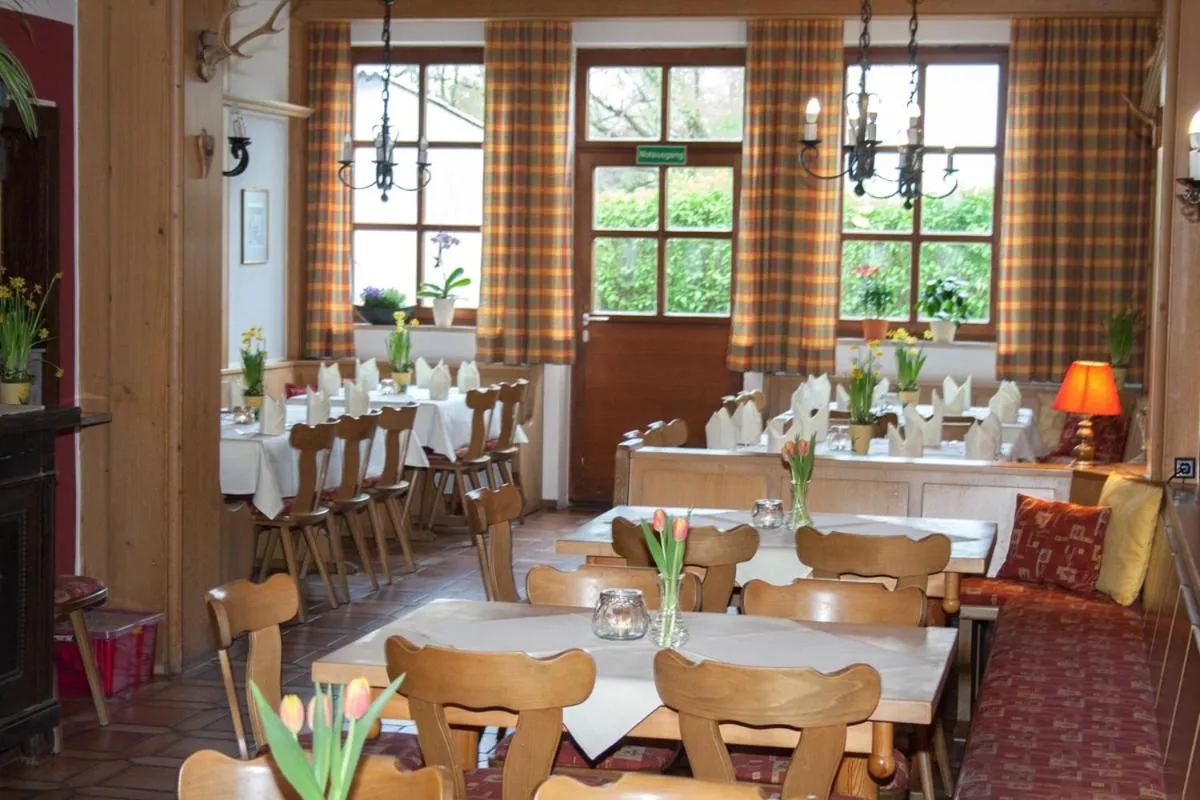 Restaurant/places to eat in Hotel am Regenbogen