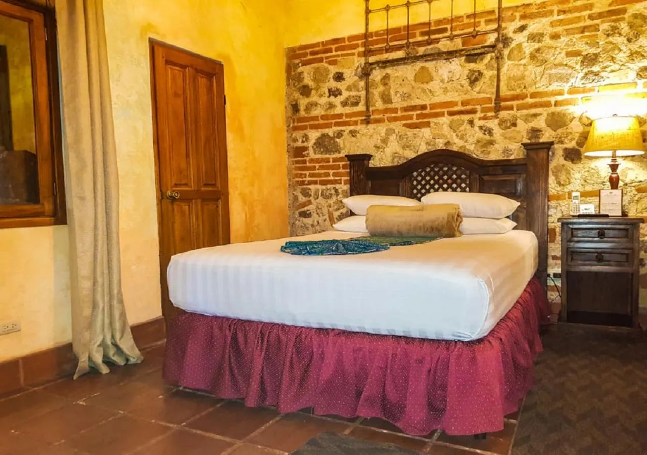 Photo of the whole room, Bed in Hotel Eterna Primavera Antigua