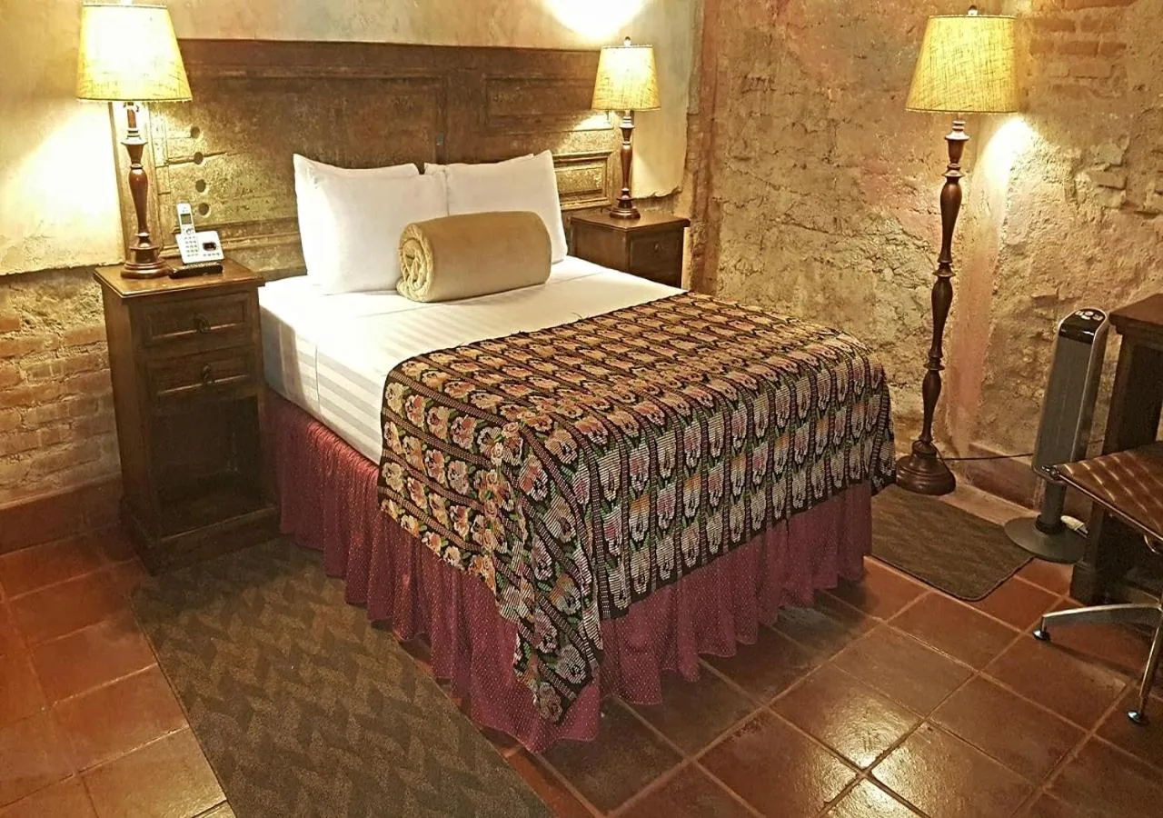 Bedroom, Bed in Hotel Eterna Primavera Antigua