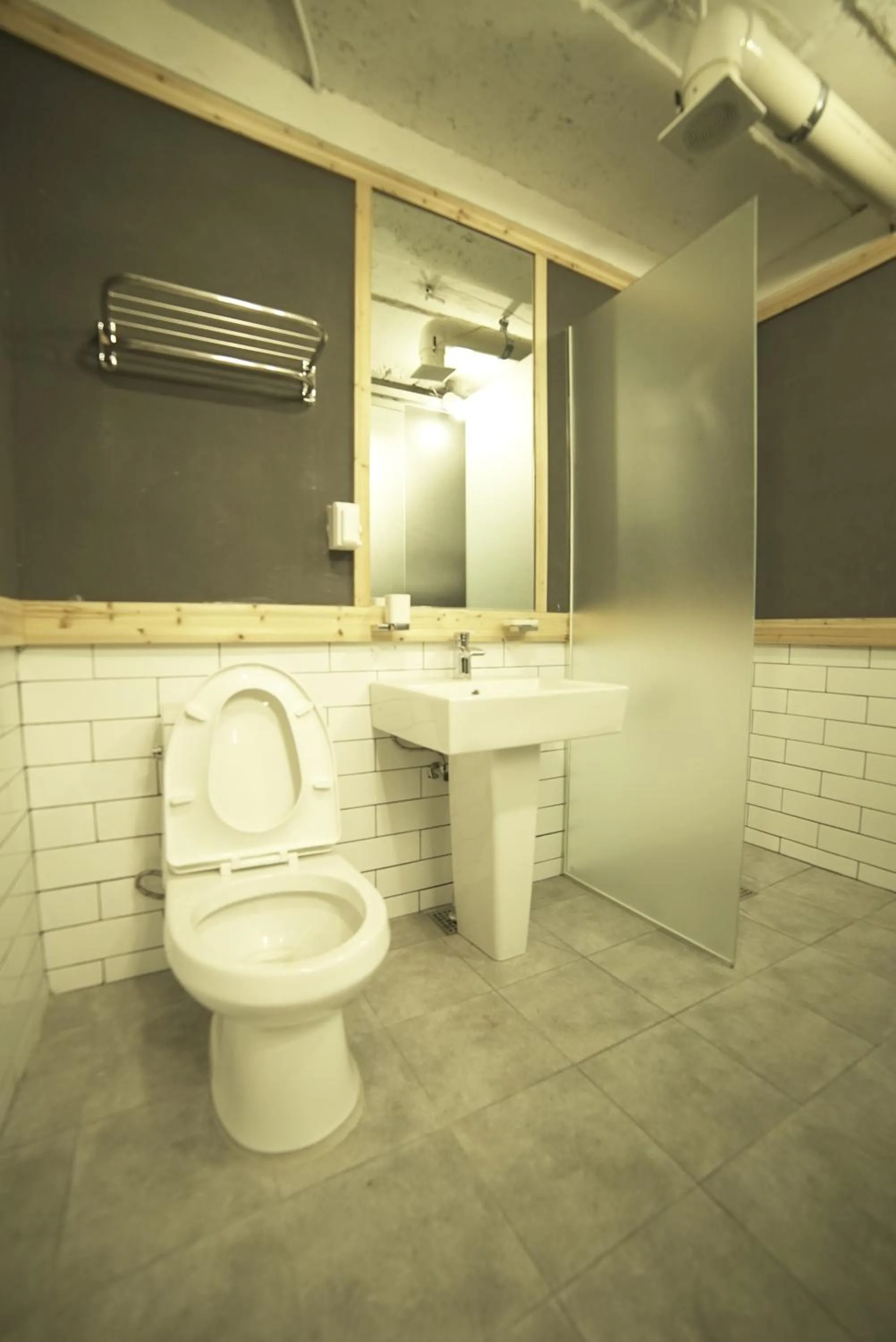 Bathroom in That House Hongdae