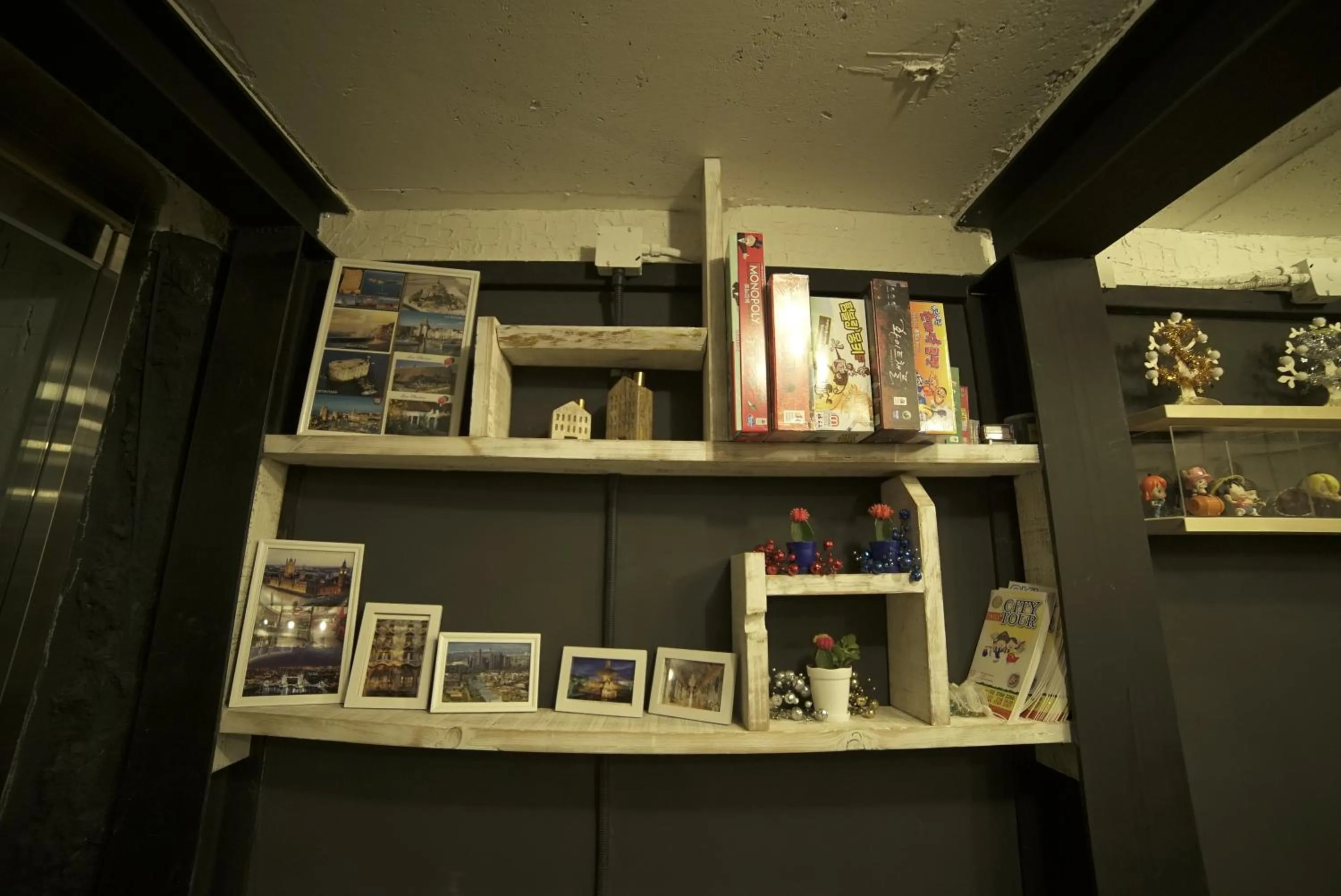 Communal lounge/ TV room in That House Hongdae