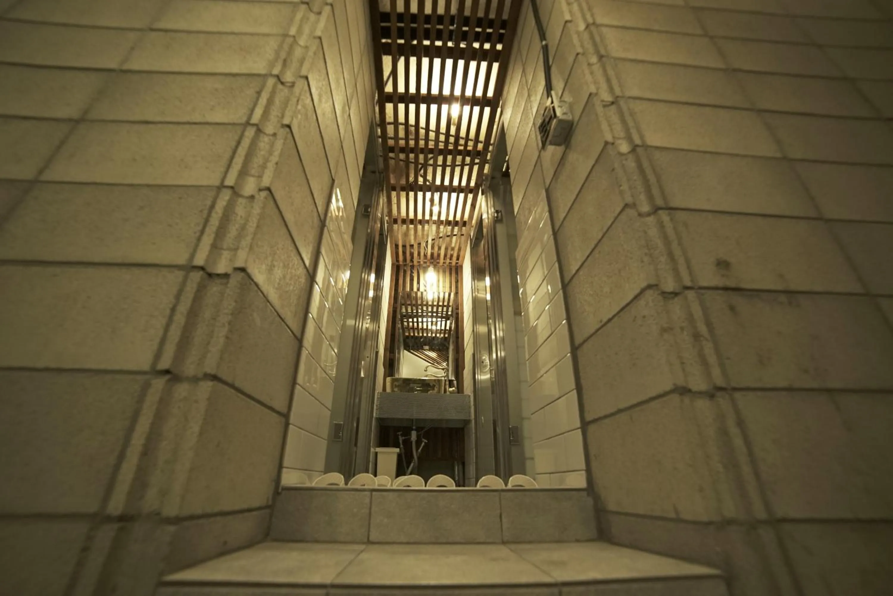 Shower in That House Hongdae