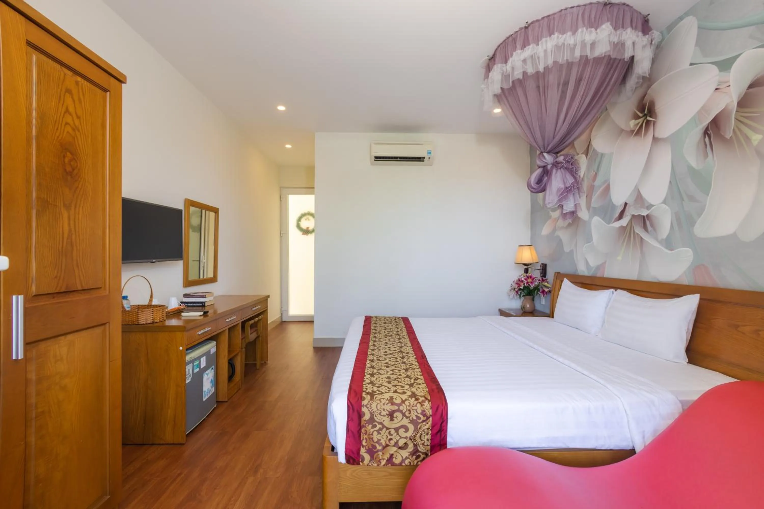 Photo of the whole room, Bed in T&T Resort and Spa Phu Quoc