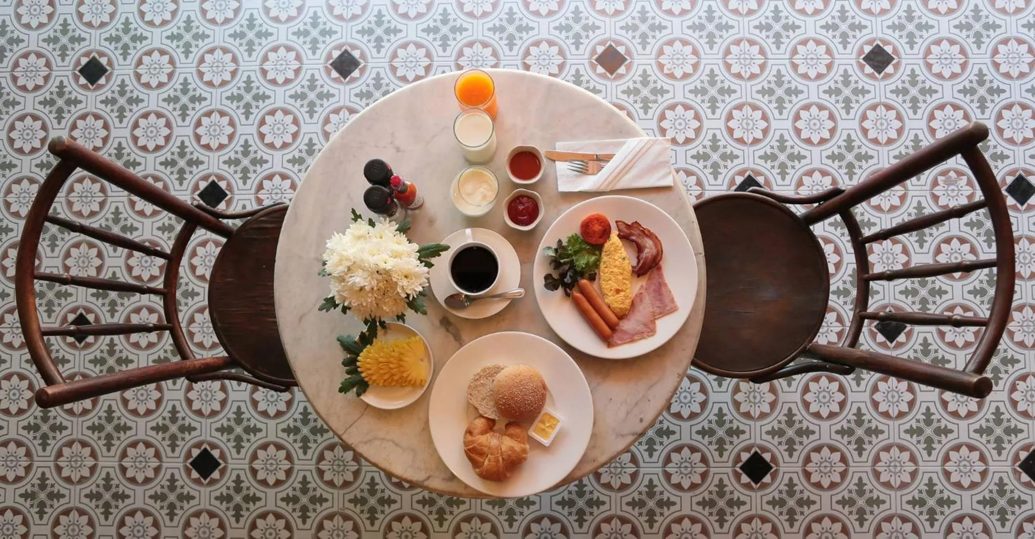 Dining area in Coriacea Beachfront Boutique Phuket Resort