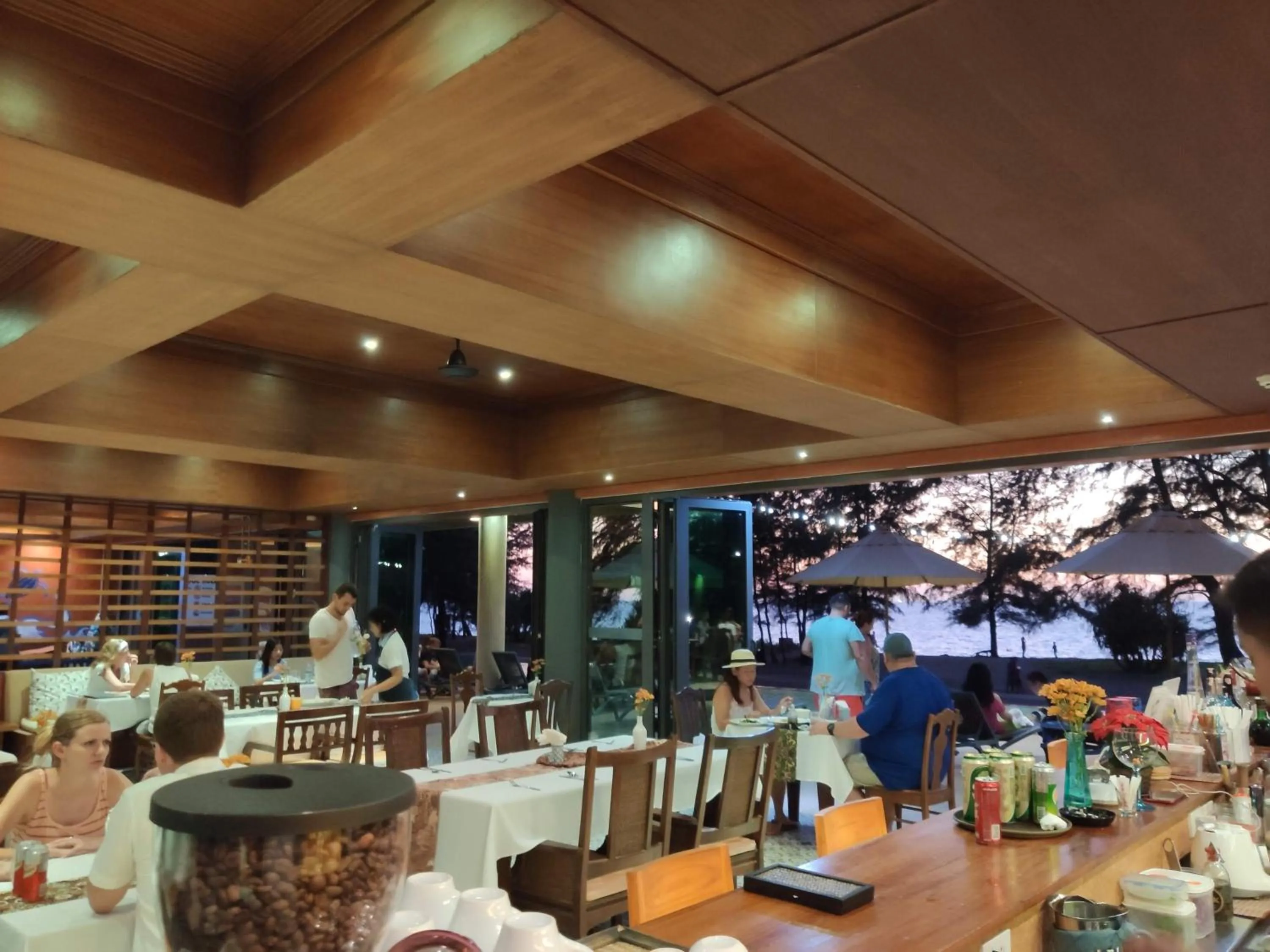 Restaurant/places to eat in Coriacea Beachfront Boutique Phuket Resort