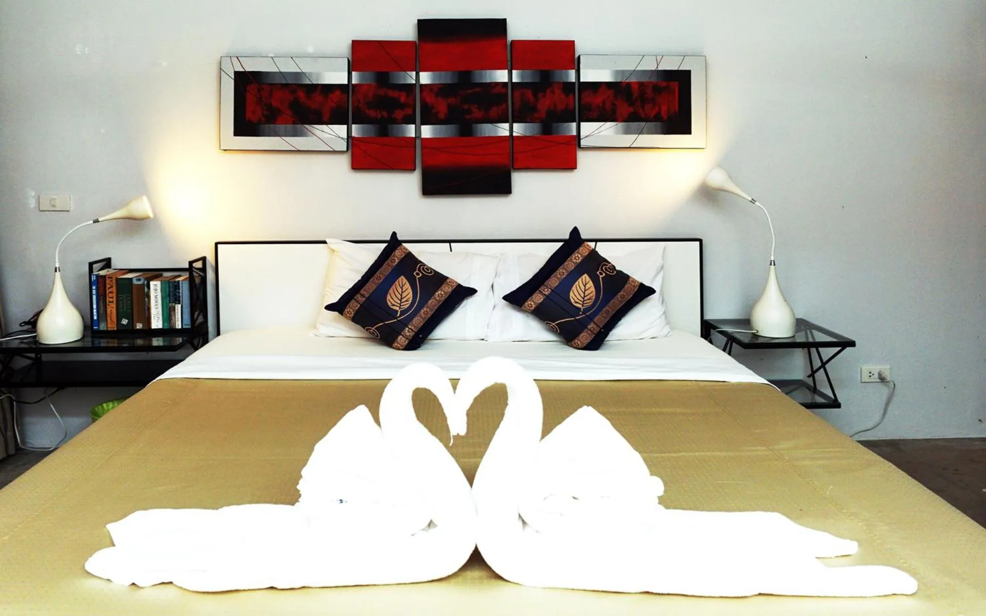 Bed in Phuket Paradiso