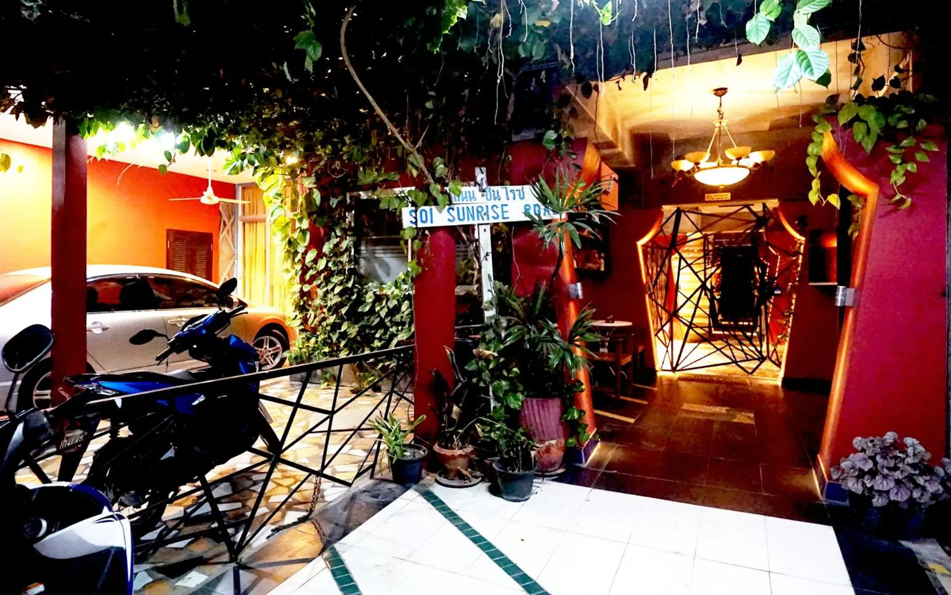 Facade/entrance in Phuket Paradiso