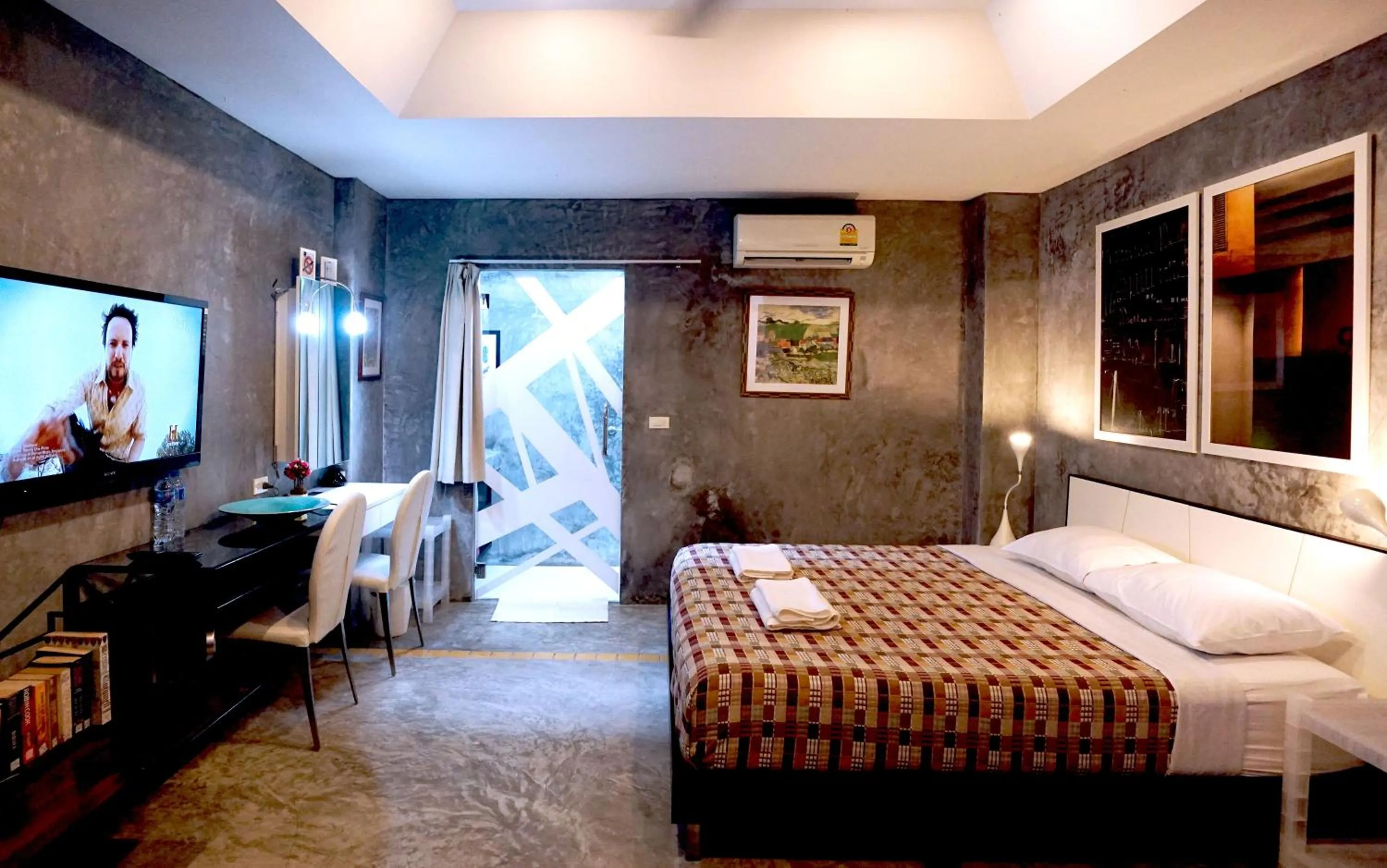 Bed in Phuket Paradiso