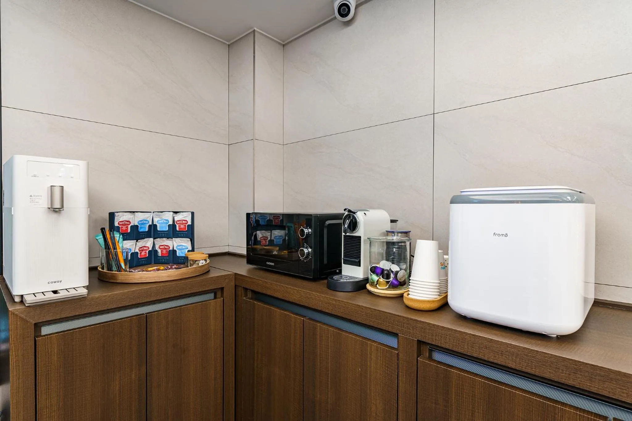 Restaurant/places to eat in 25hours Hotel