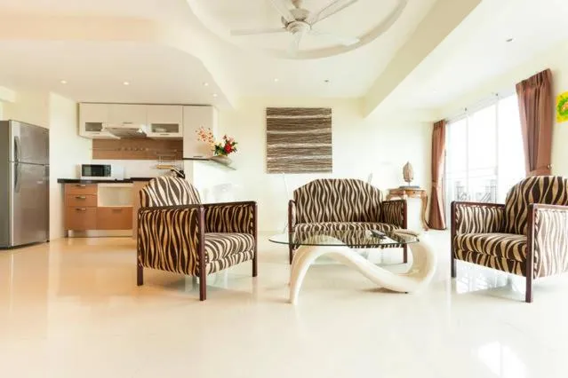 Day in Galare Thong Tower