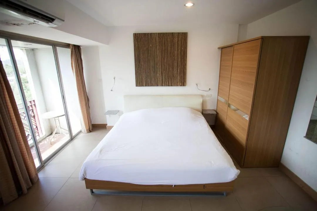 Bed in Galare Thong Tower