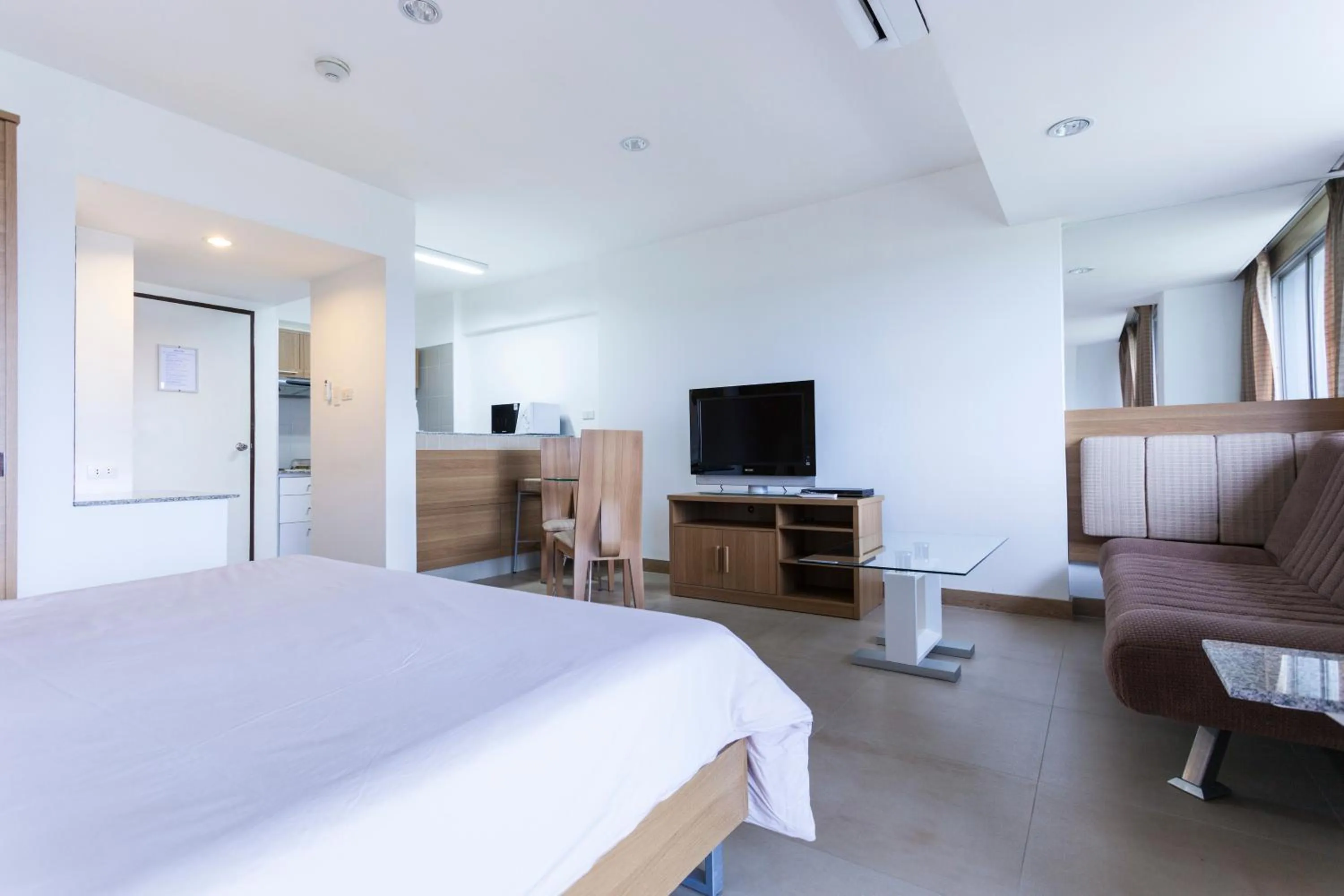 Photo of the whole room, Bed in Galare Thong Tower