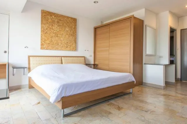 Bed in Galare Thong Tower