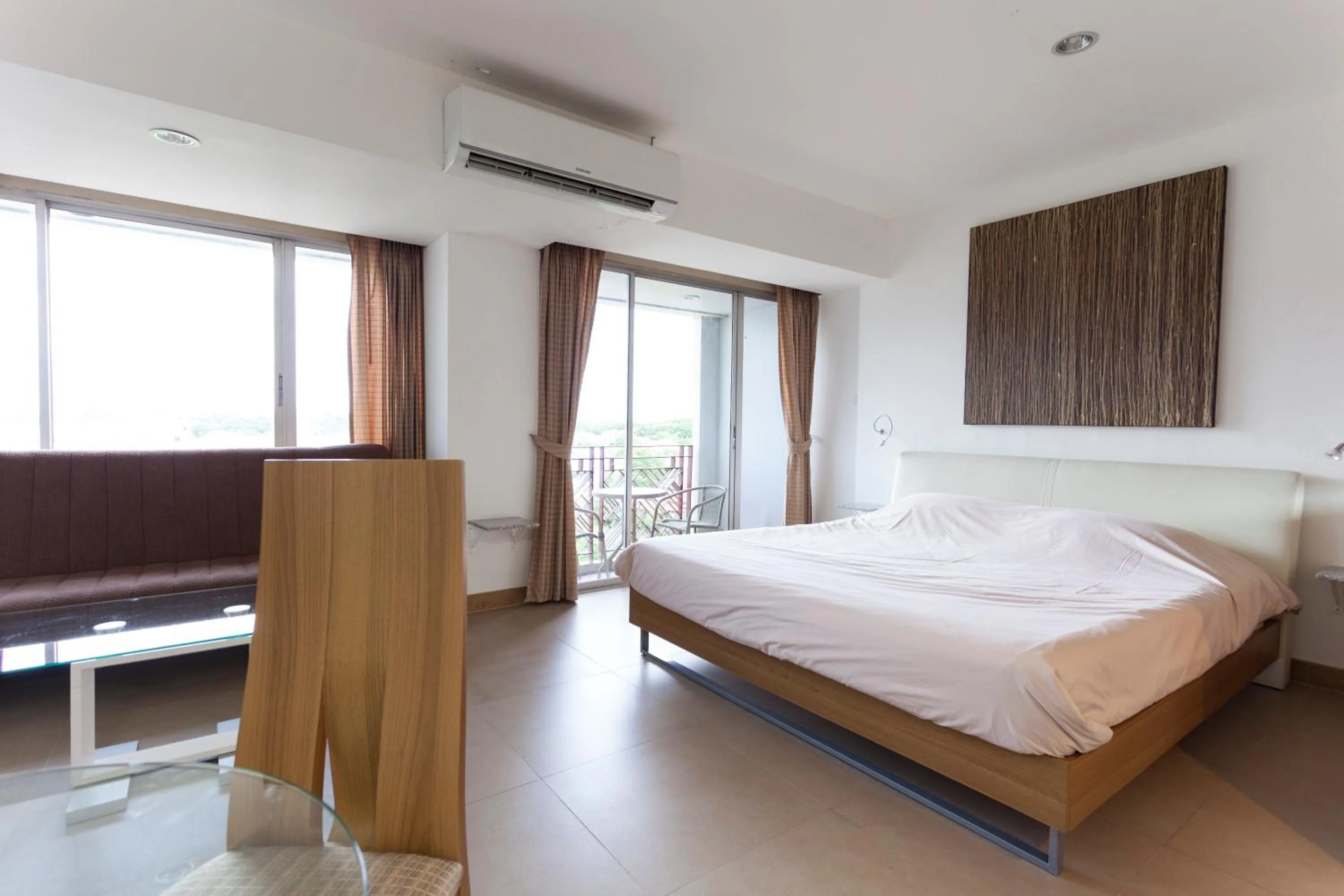 Photo of the whole room, Bed in Galare Thong Tower
