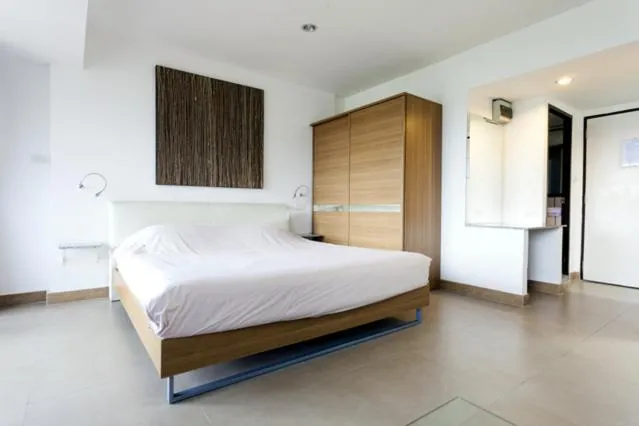 Photo of the whole room, Bed in Galare Thong Tower