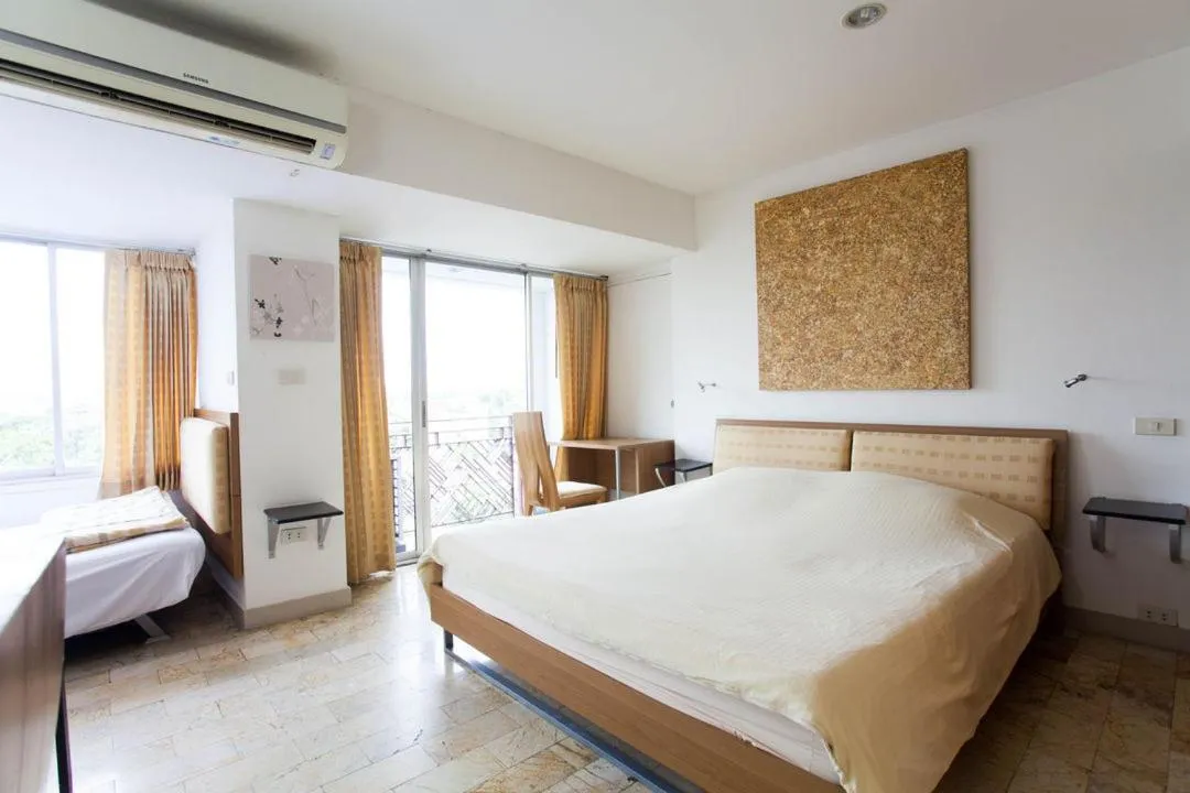 Bed in Galare Thong Tower