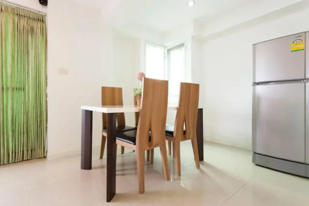 Day in Galare Thong Tower