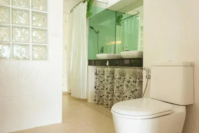 Bathroom in Galare Thong Tower