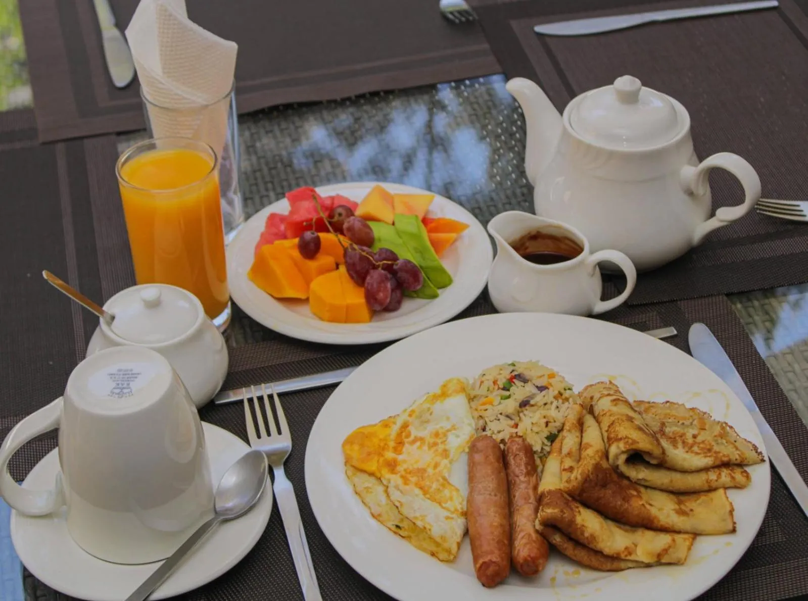 Food and drinks in Lenana Suites