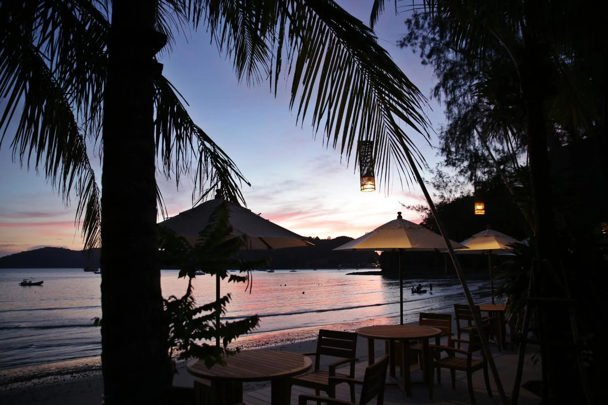 Restaurant/places to eat in The Cove