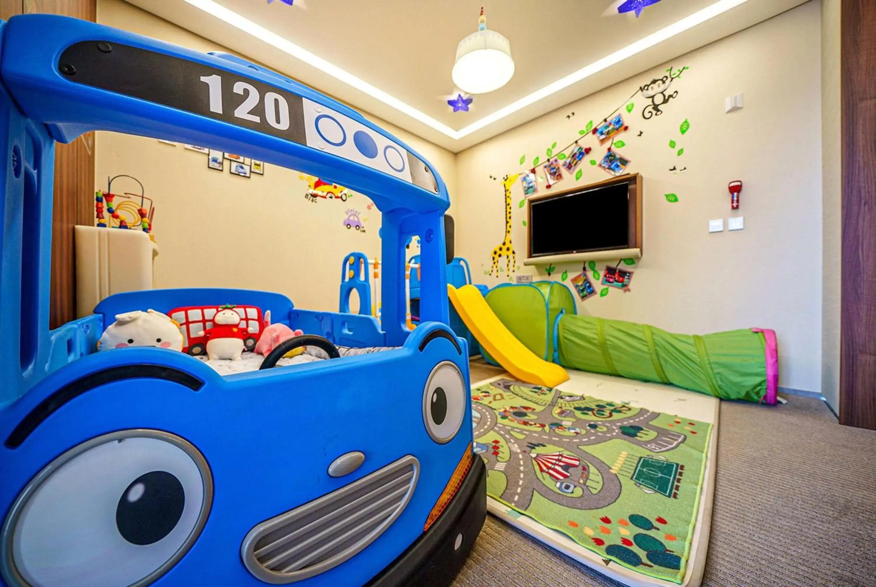 Photo of the whole room in Ramada by Wyndham Incheon Photo of the whole room in Ramada by Wyndham Incheon