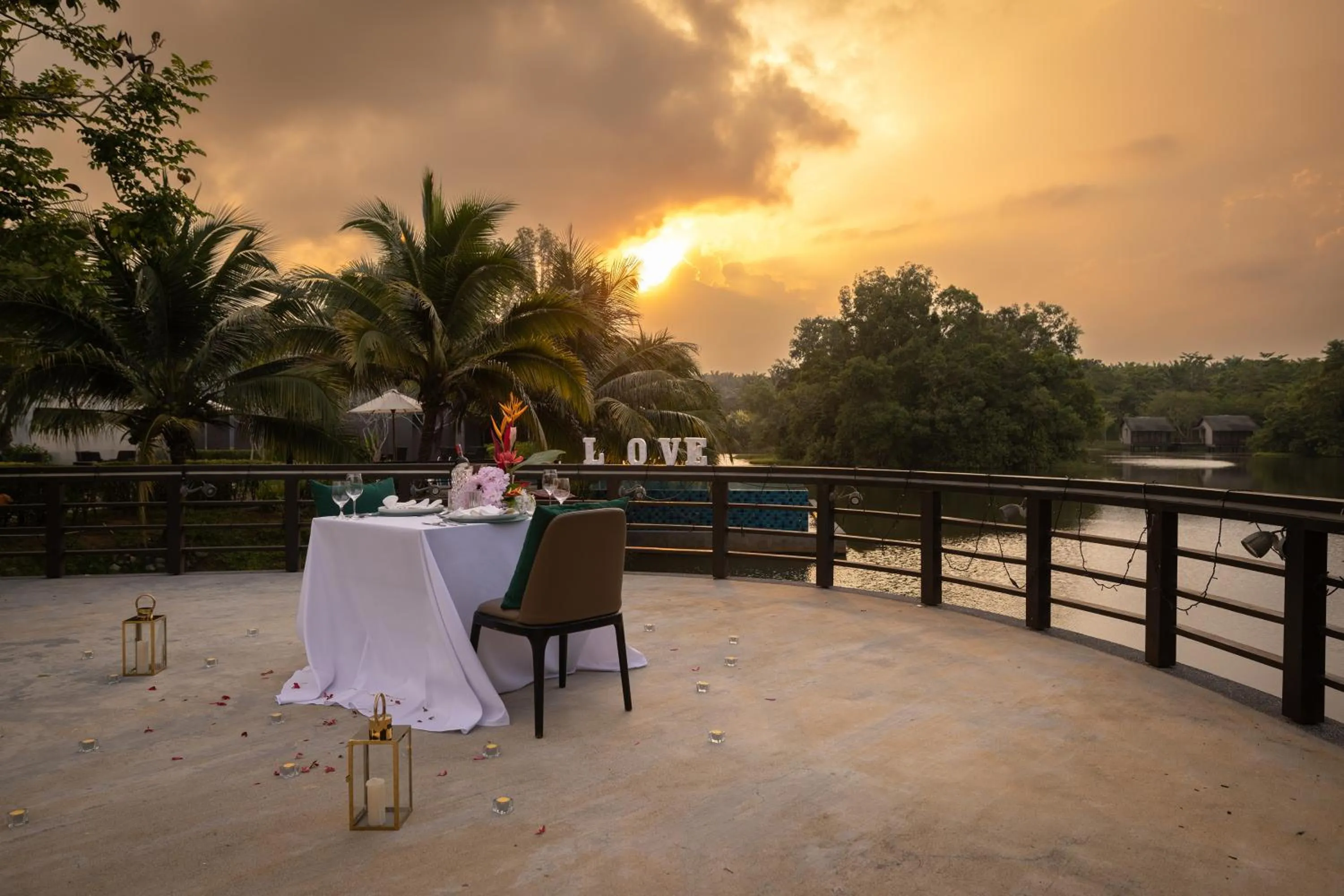 Dinner in Mangala Estate Boutique Resort - Small Luxury Hotels of the World