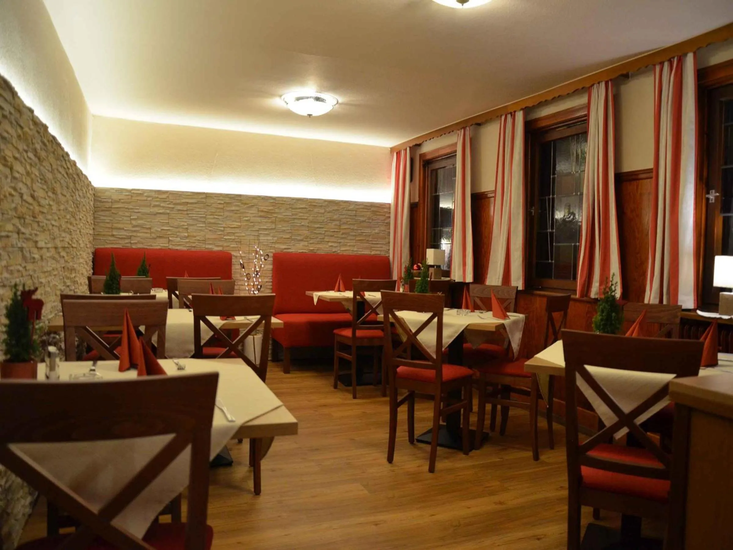 Restaurant/places to eat in Hotel Schützen