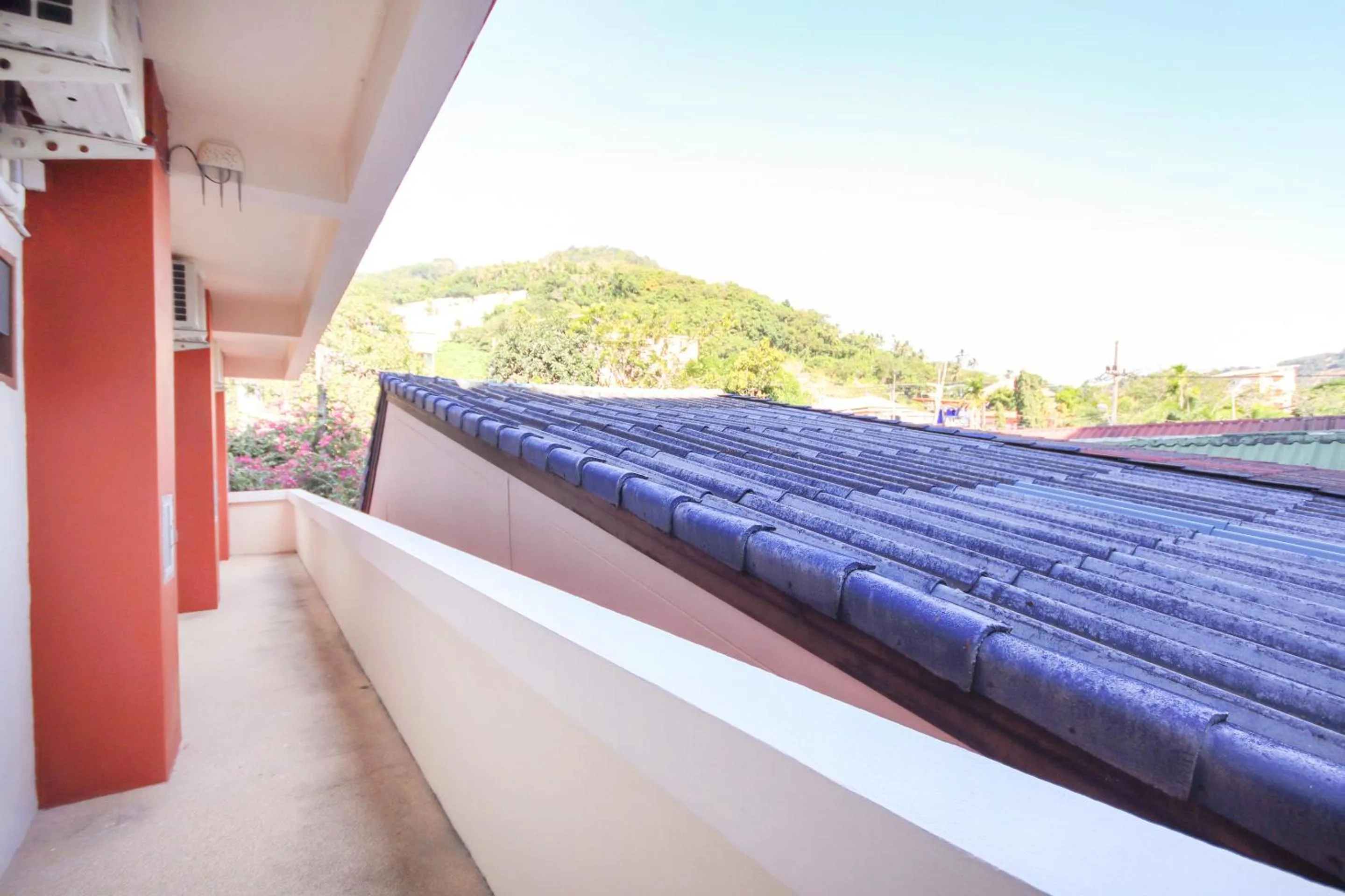 Balcony/Terrace in Ban Elephant Blanc Apartment