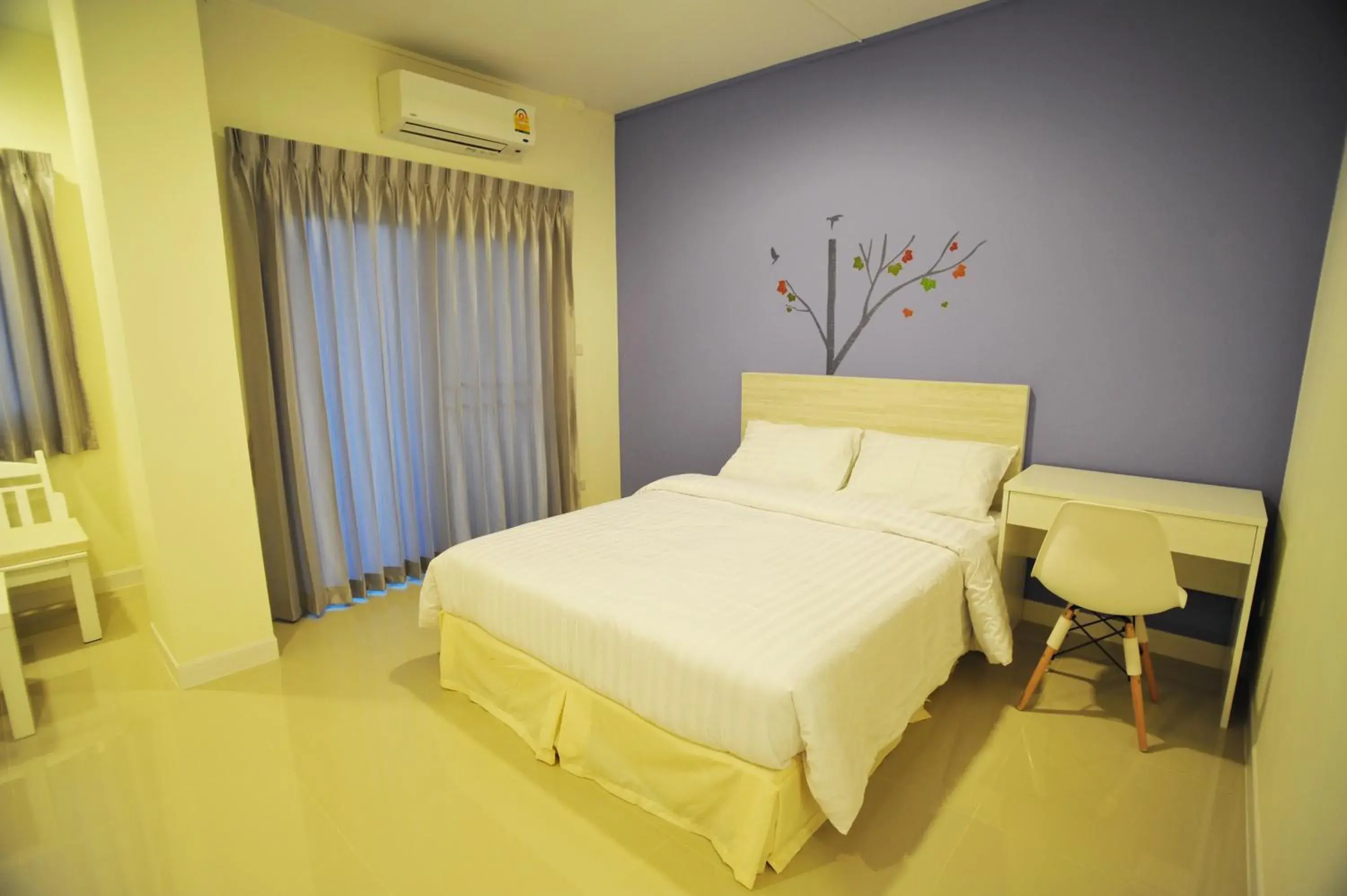 Bed in The Garden Living Bed in The Garden Living