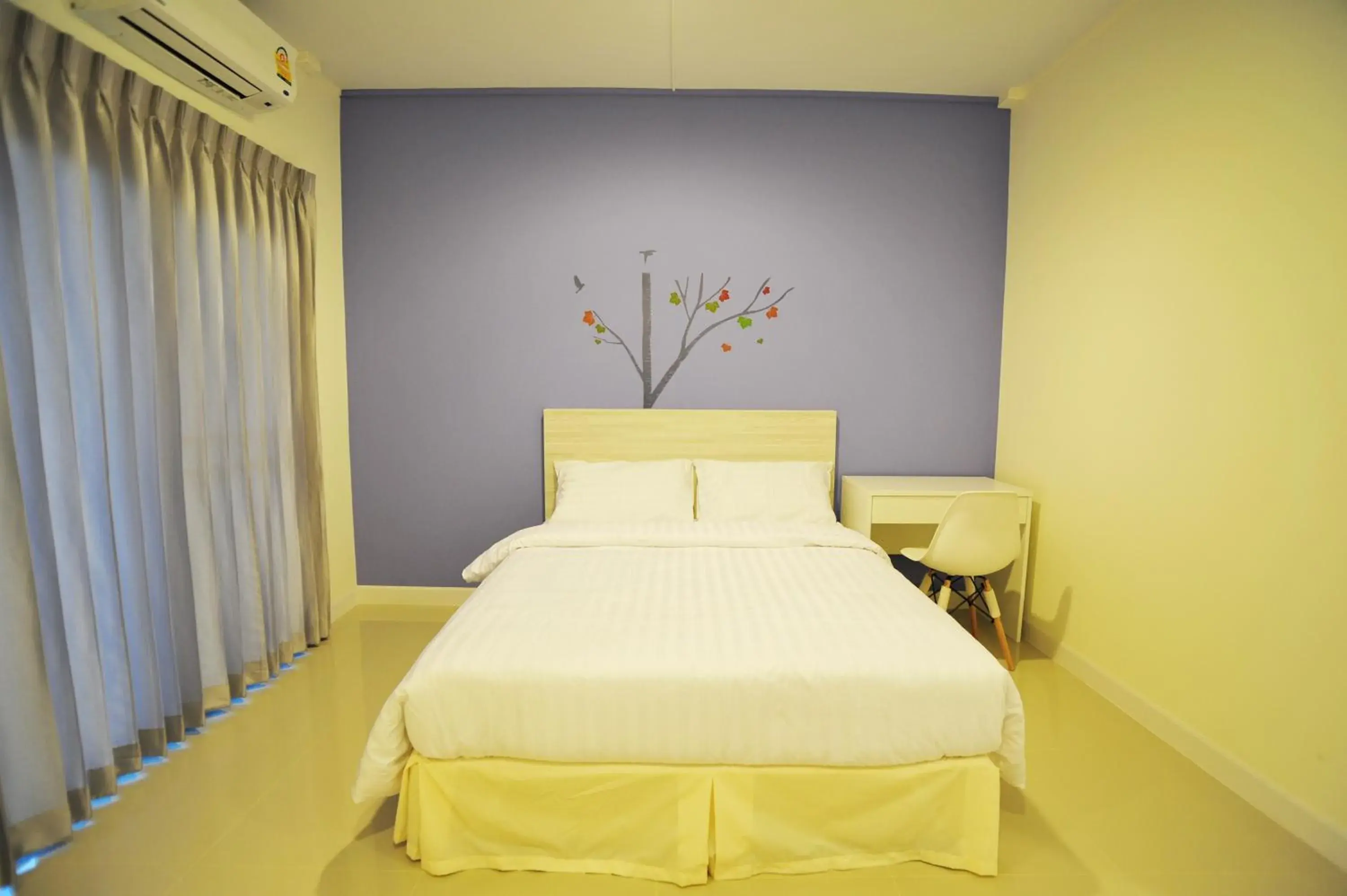 Bed in The Garden Living Bed in The Garden Living