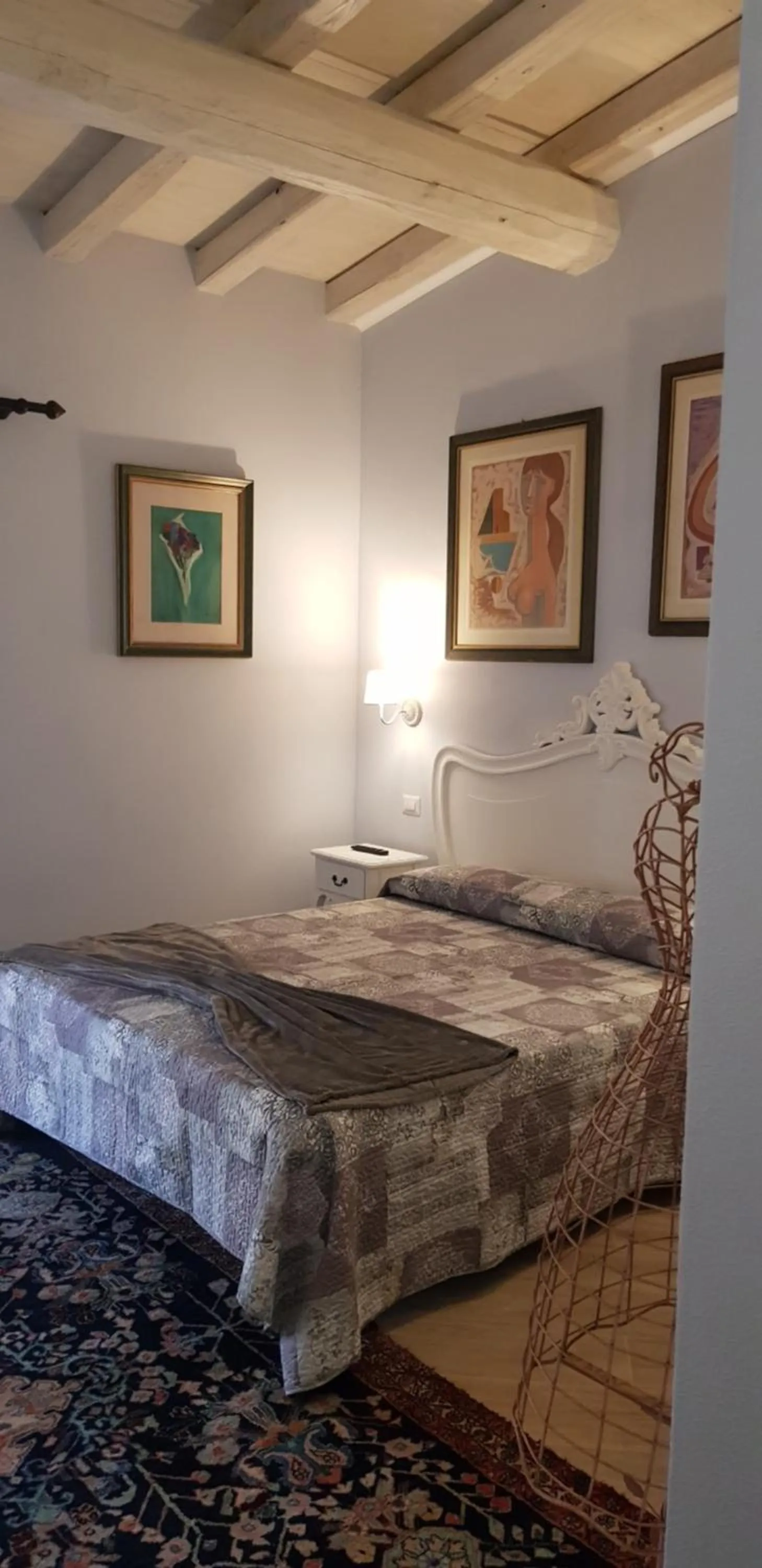 Photo of the whole room in Aquilamaior