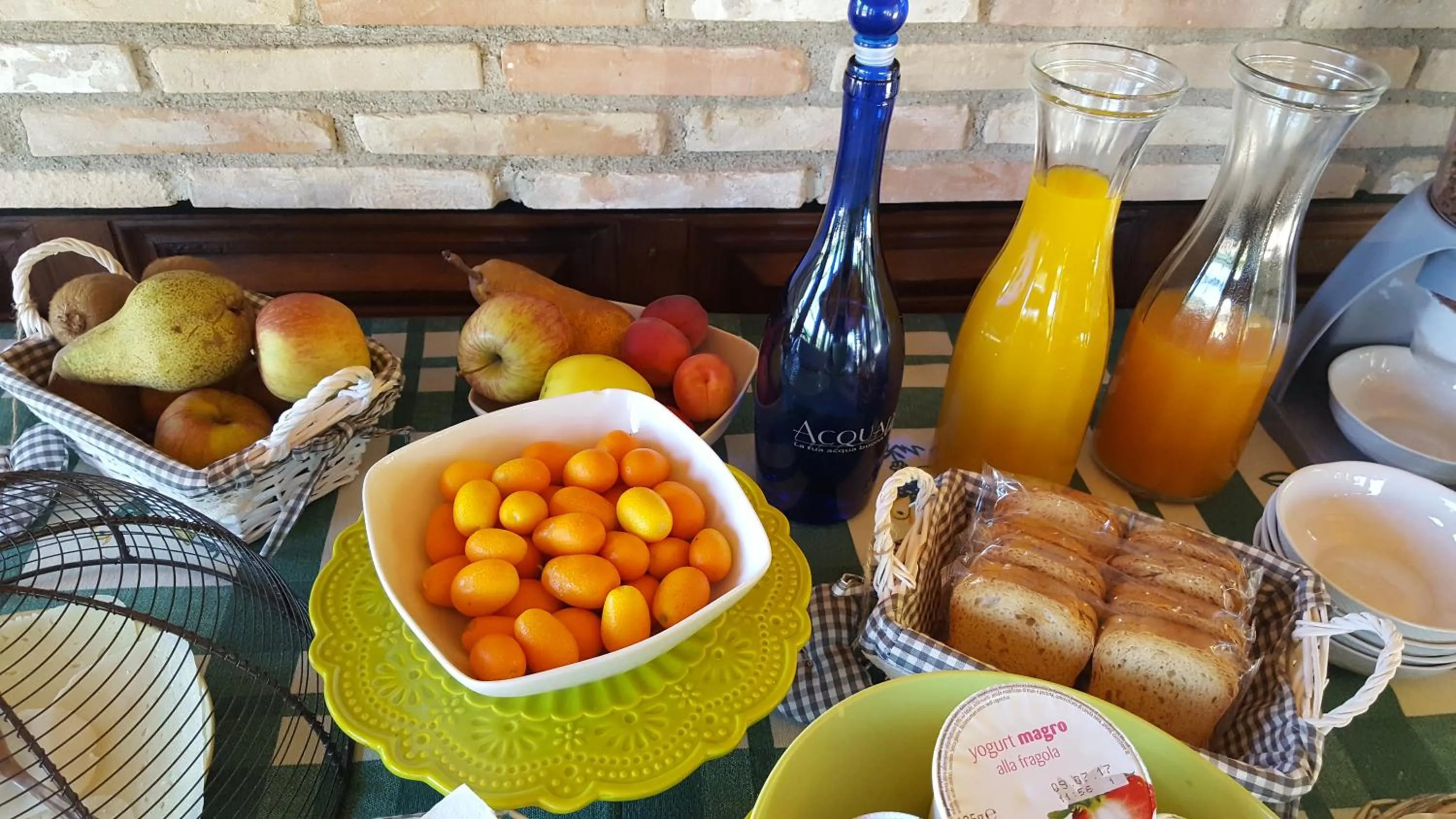 Buffet breakfast in Aquilamaior