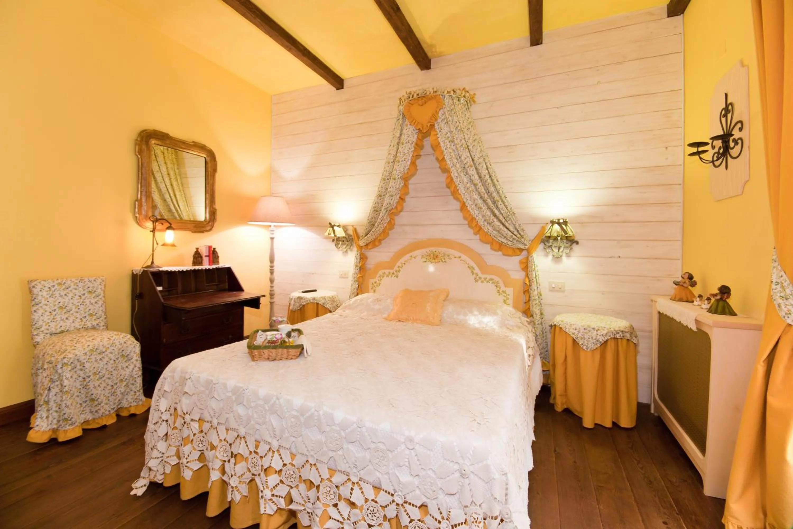 Bedroom in Aquilamaior