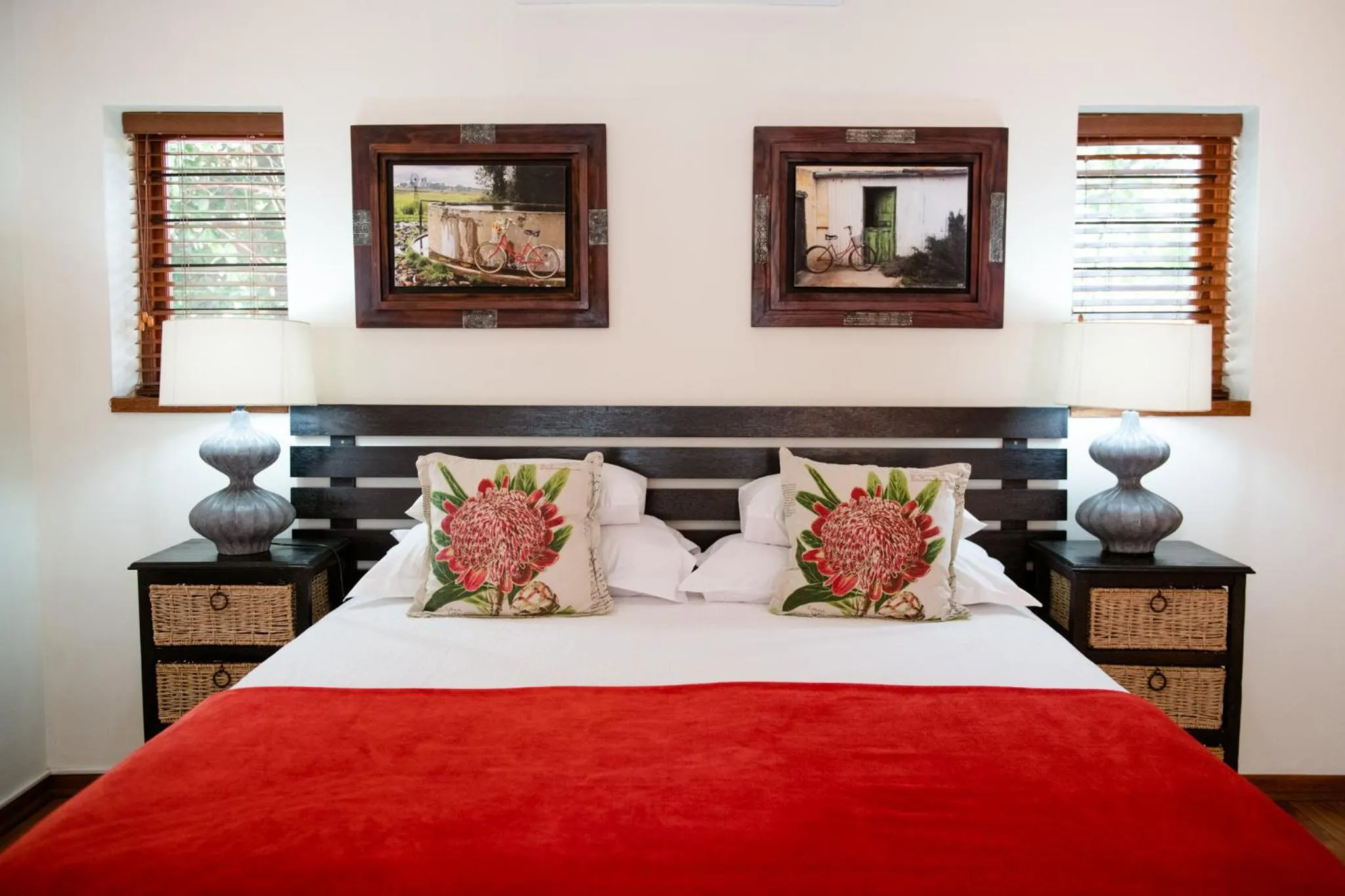 Bedroom, Bed in 37 on Charles