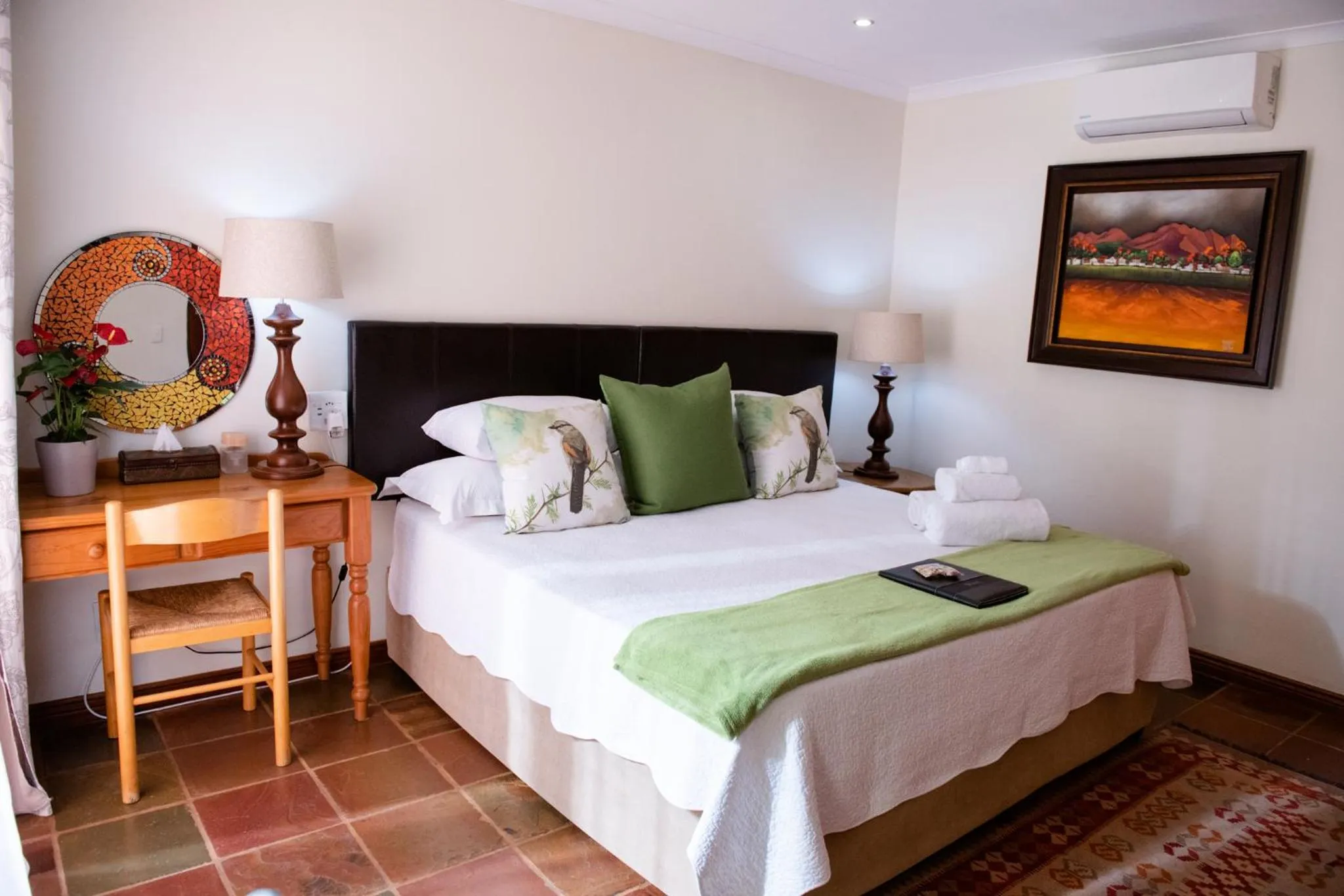 Bedroom, Bed in 37 on Charles