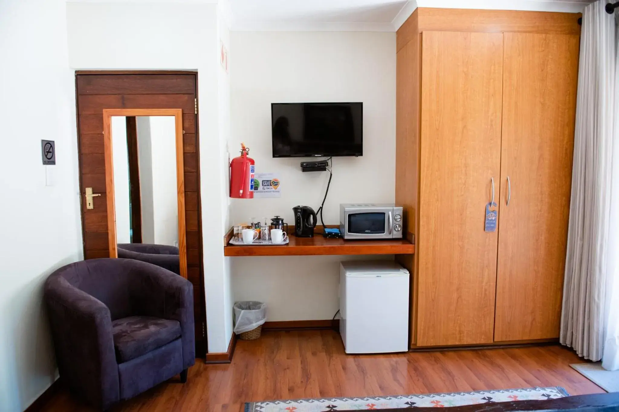 Standard Double or Twin Room - single occupancy in 37 on Charles Standard Double or Twin Room - single occupancy in 37 on Charles