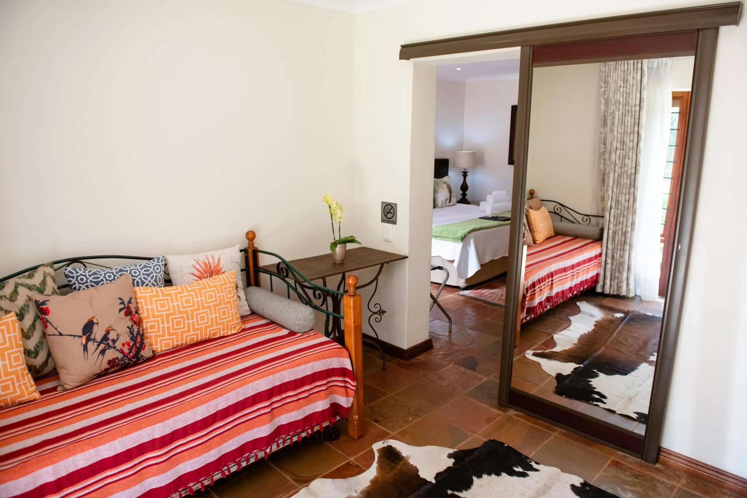 Seating area, Bed in 37 on Charles