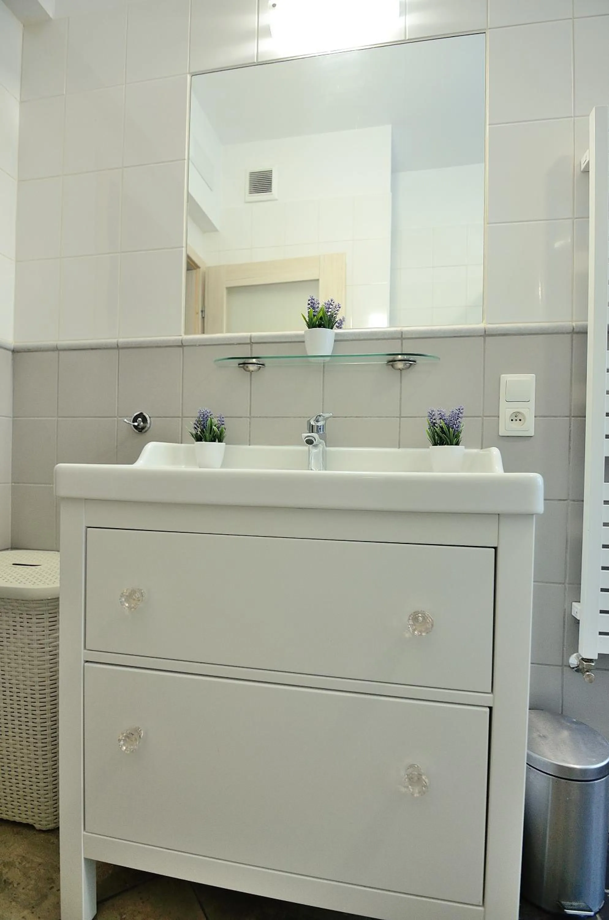Bathroom in Victus Apartamenty, Apartamenty Adams