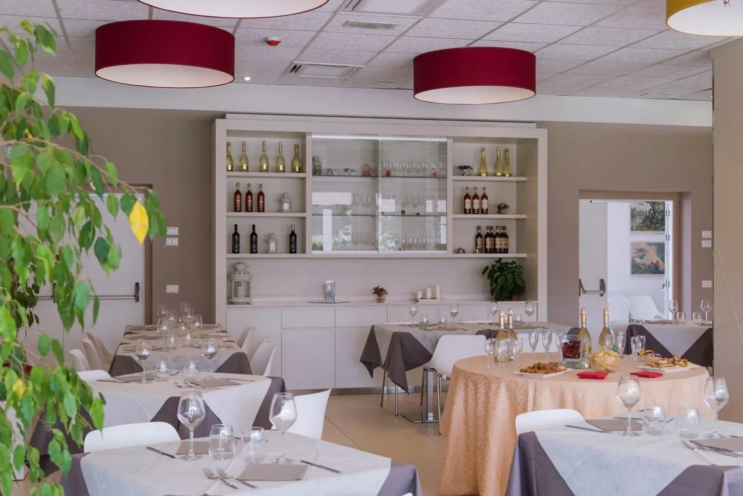 Restaurant/places to eat in Eliopoli Beach Hostel & Restaurant