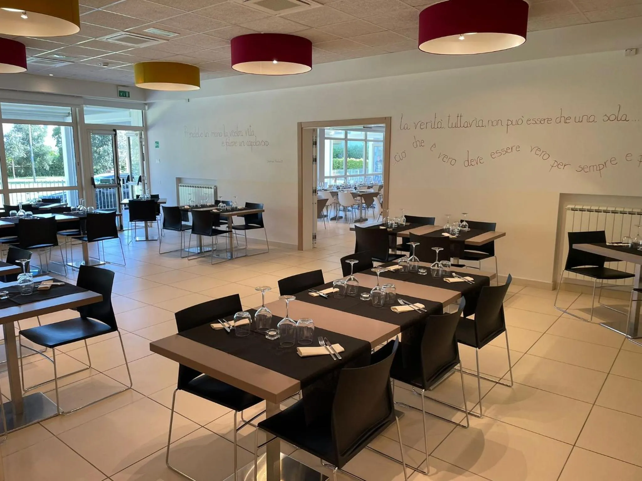 Restaurant/places to eat in Eliopoli Beach Hostel & Restaurant