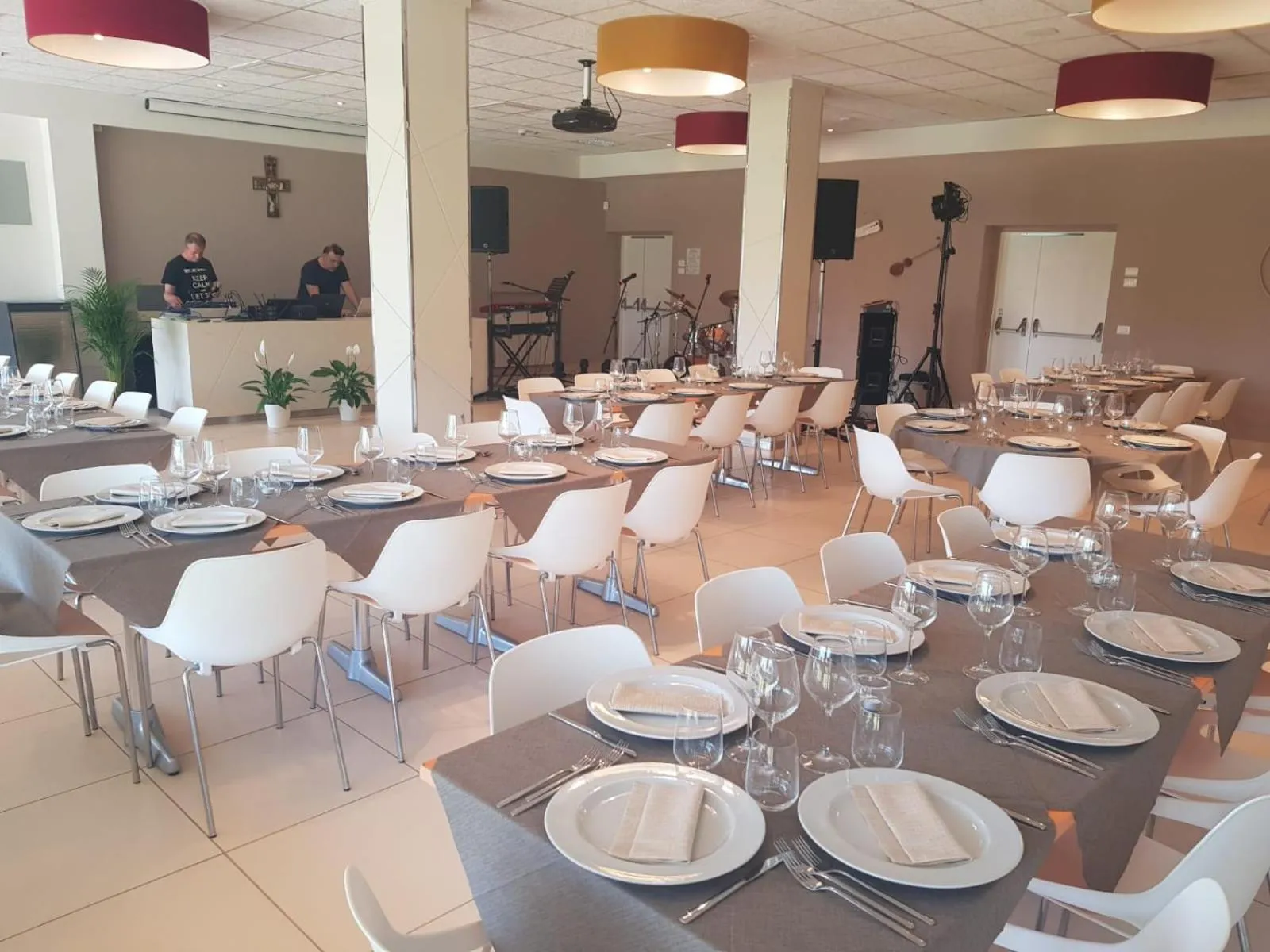 Restaurant/places to eat in Eliopoli Beach Hostel & Restaurant