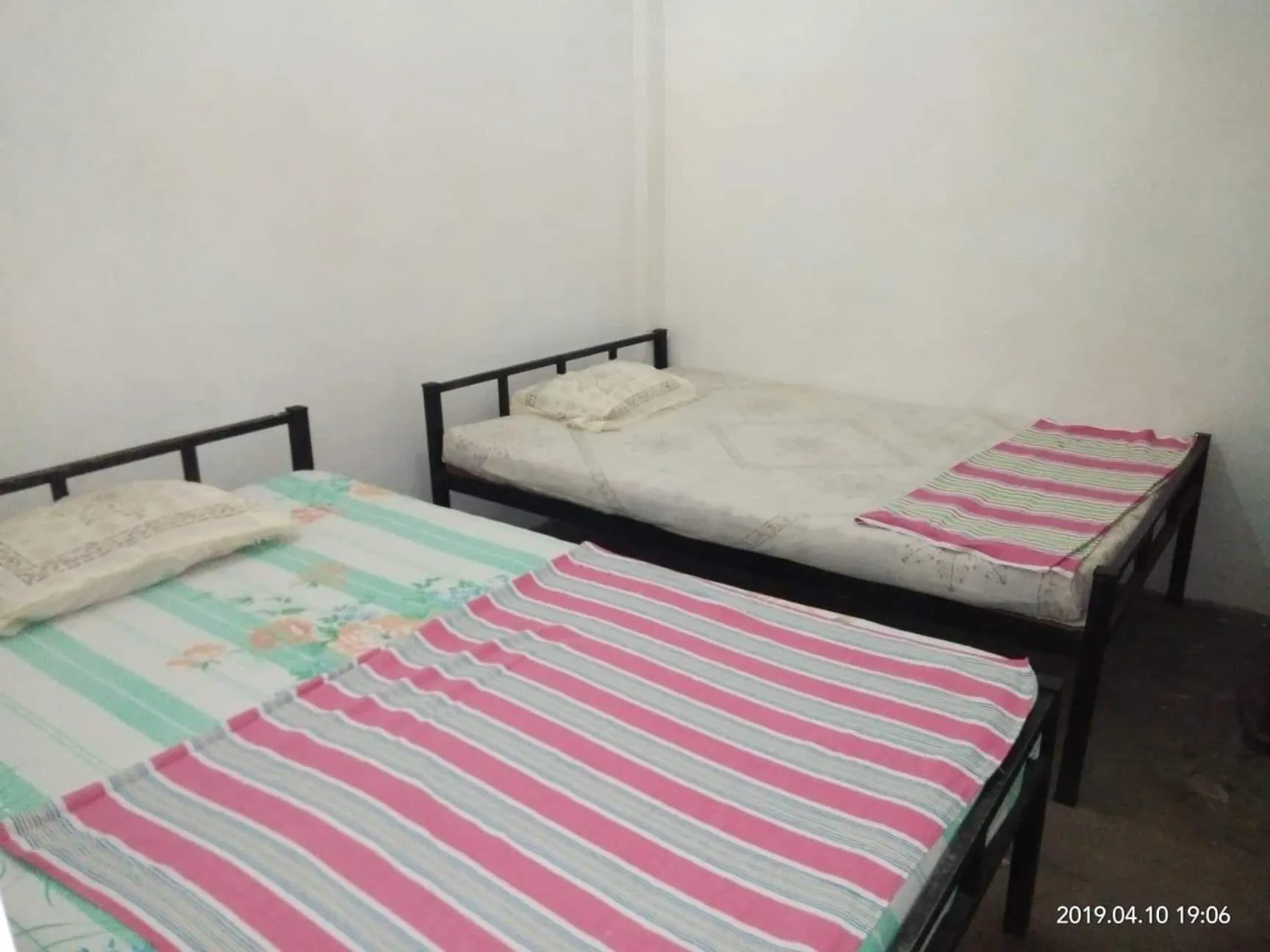 Bed in Thirumalai Park