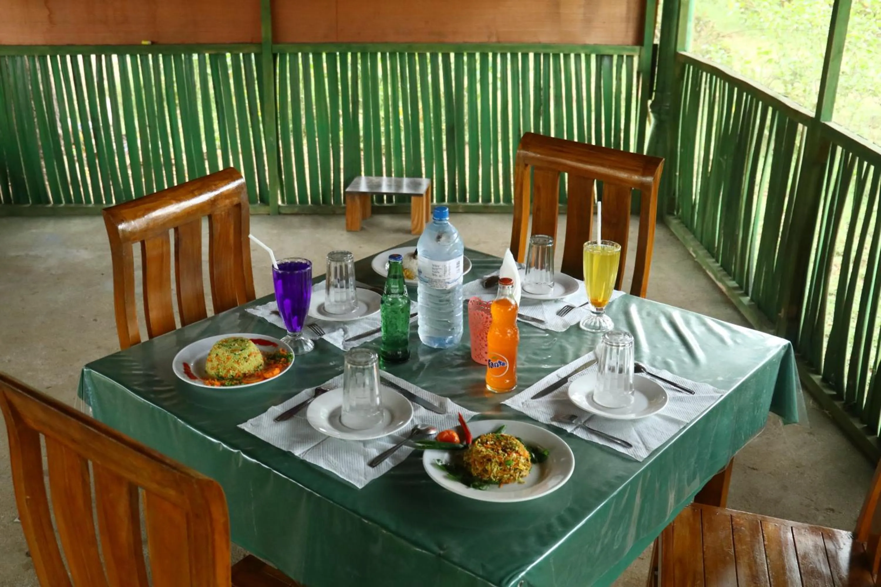 Lunch in Thirumalai Park