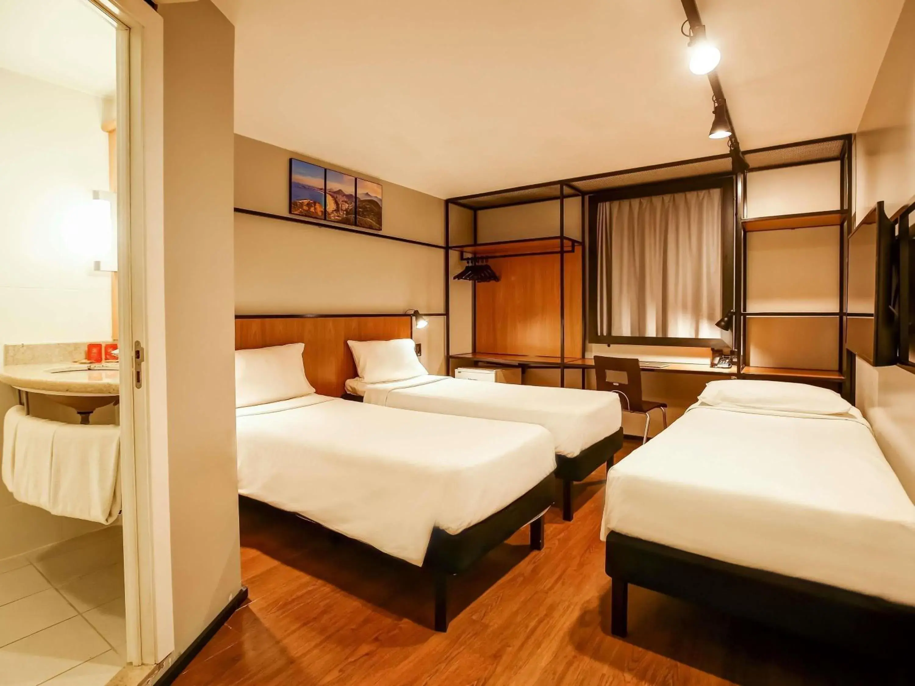 Bedroom, Bed in ibis Copacabana Posto 2 Bedroom, Bed in ibis Copacabana Posto 2