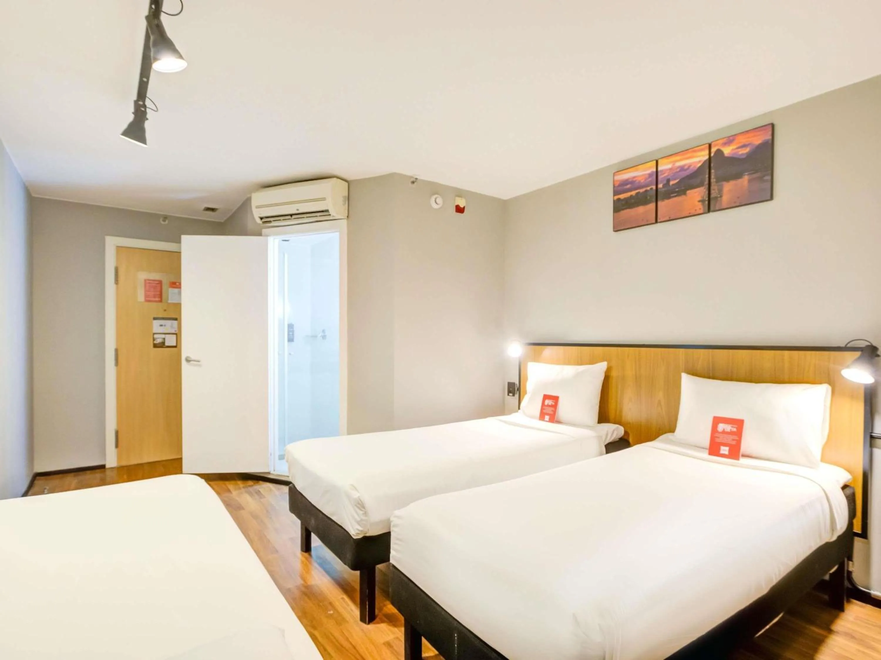 Bedroom, Bed in ibis Copacabana Posto 2